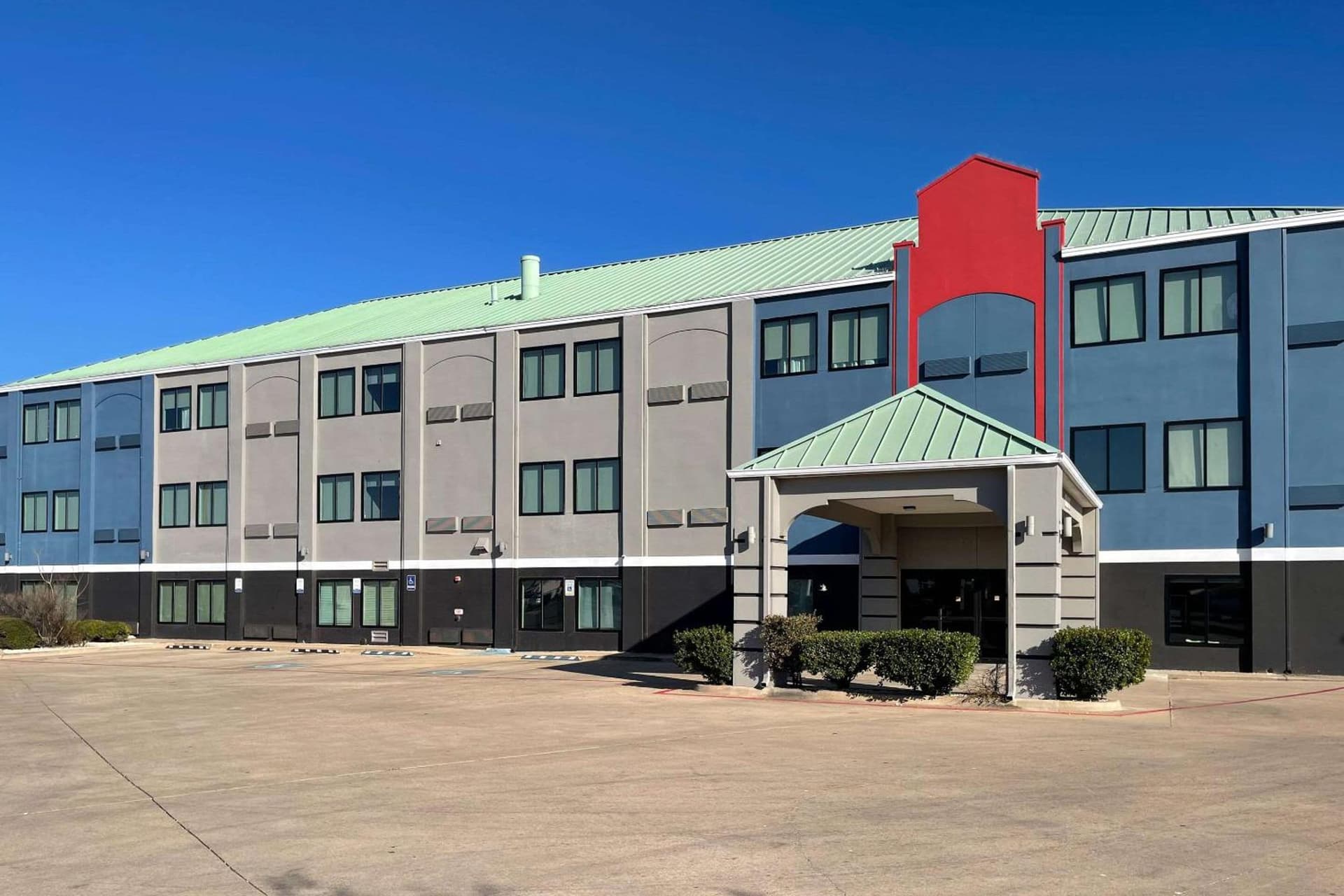 Quality Suites Abilene Mall Area featured exterior or lobby in Abilene, TX — similar hotel