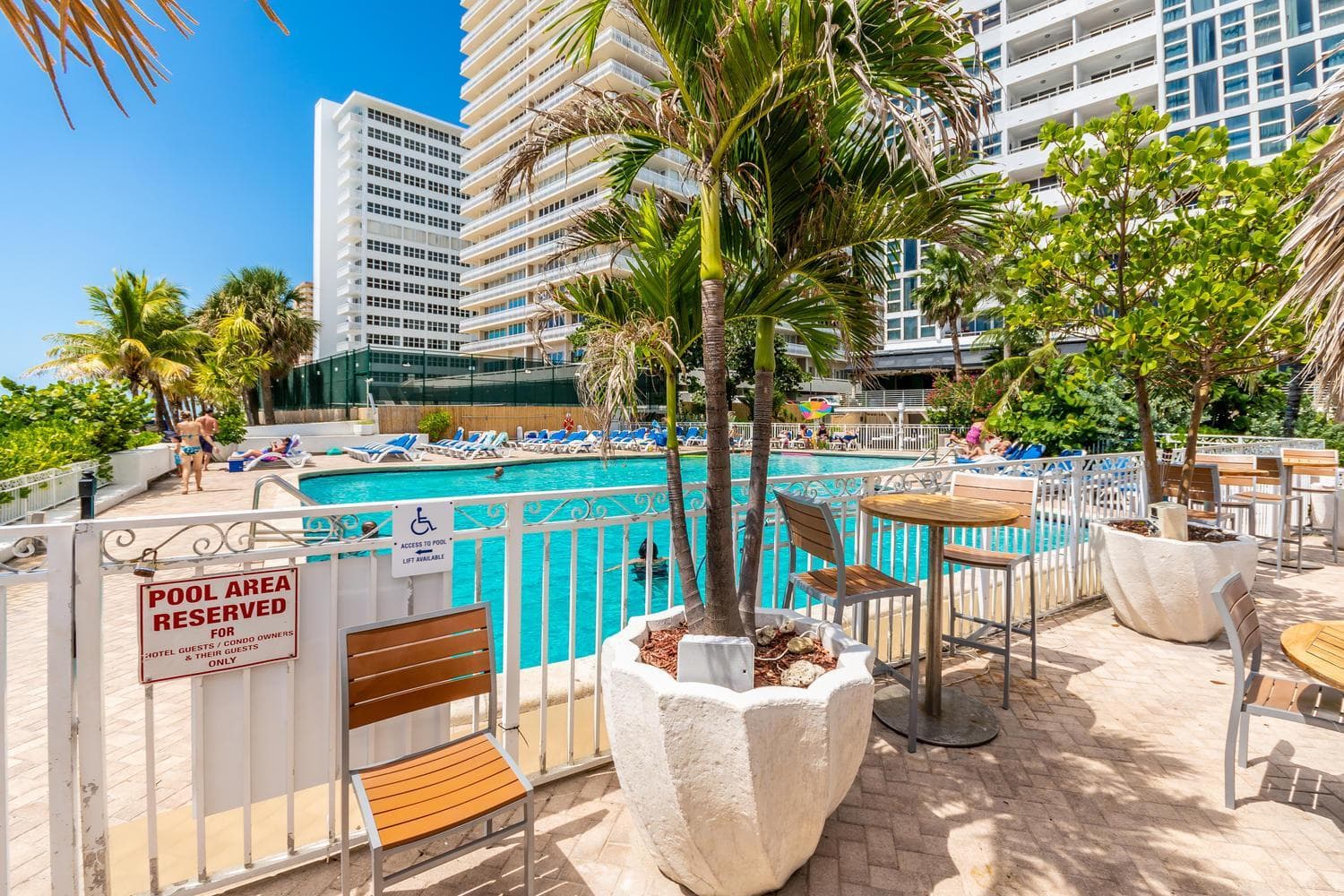 Ocean Manor Apartments interior in Fort Lauderdale, FL — gallery photo 2