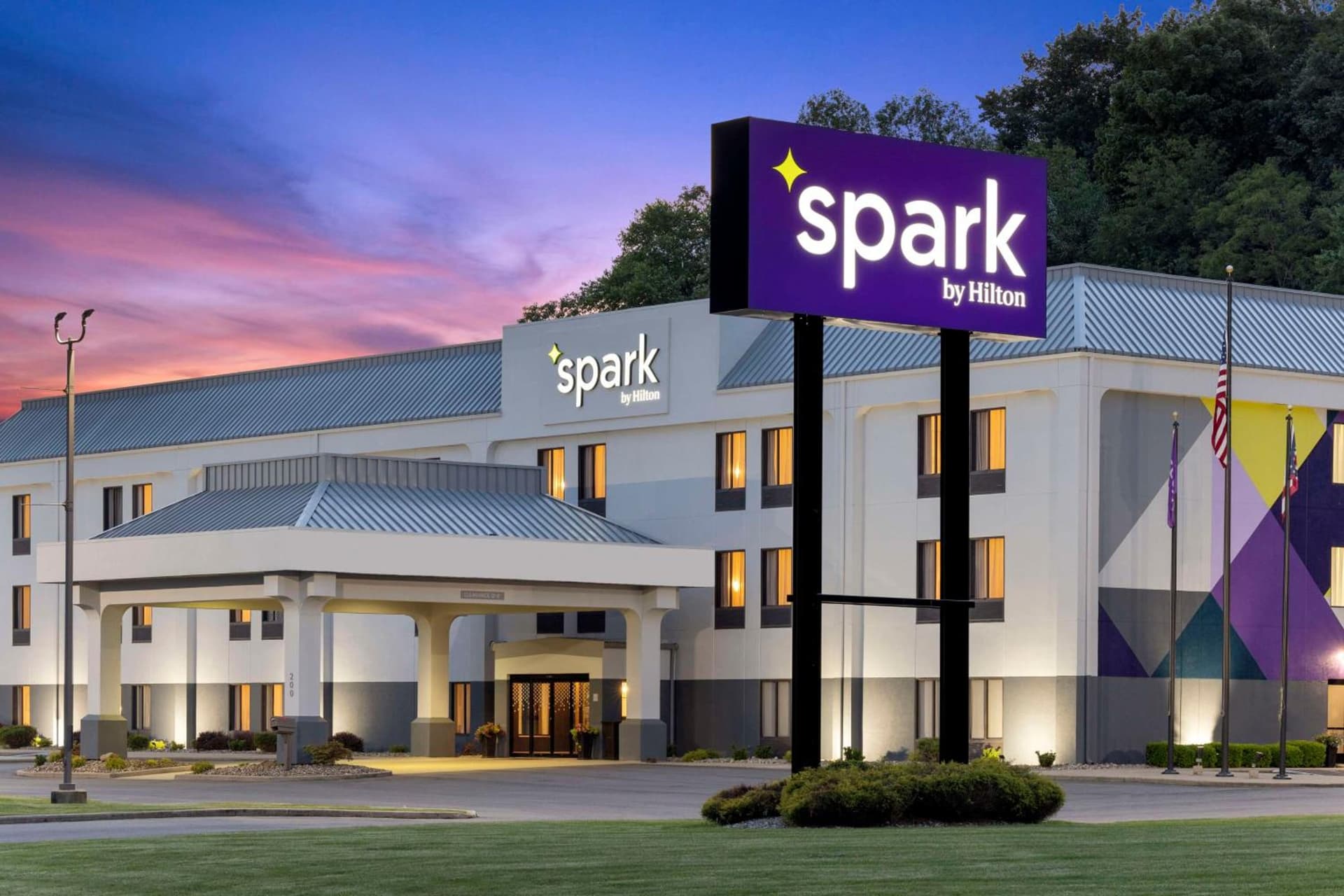 Spark By Hilton Newcomerstown interior in Newcomerstown, OH — gallery photo 2