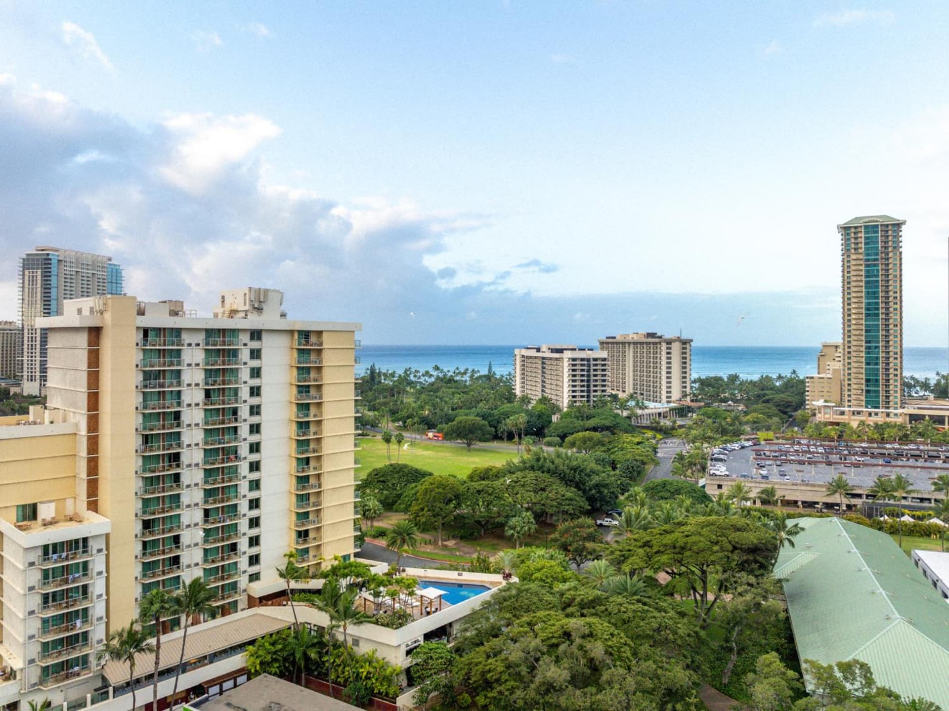 Luana Waikiki Hotel & Suites — hotel in Honolulu, Hawaii