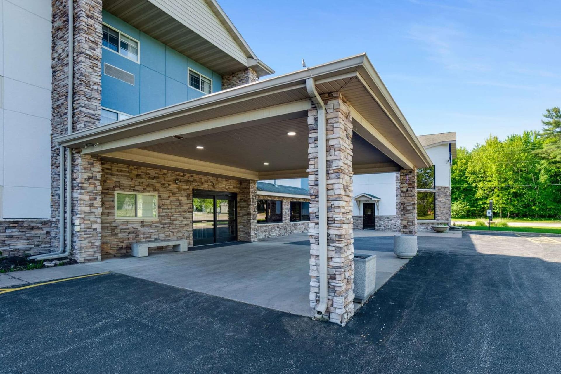 Comfort Inn & Suites Weston - Wausau featured exterior or lobby in Weston, WI — similar hotel