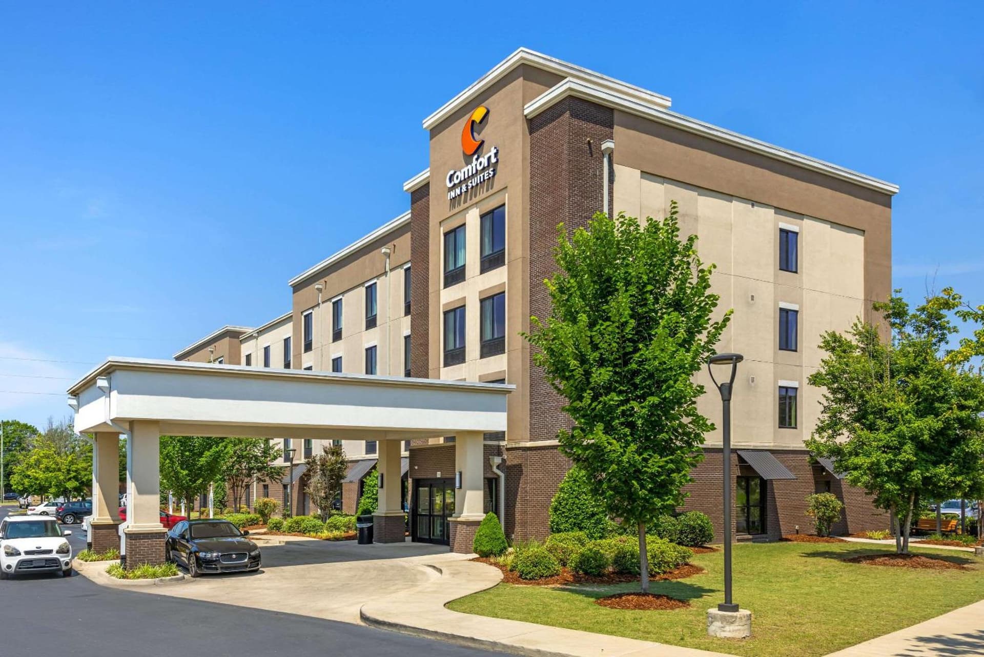 Comfort Inn & Suites At CrossPlex Village — hotel in Birmingham, Alabama