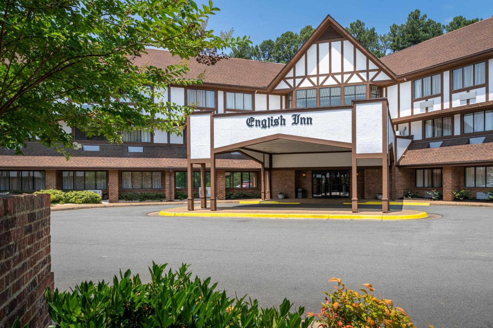 The English Inn of Charlottesville — hotel in Charlottesville, Virginia