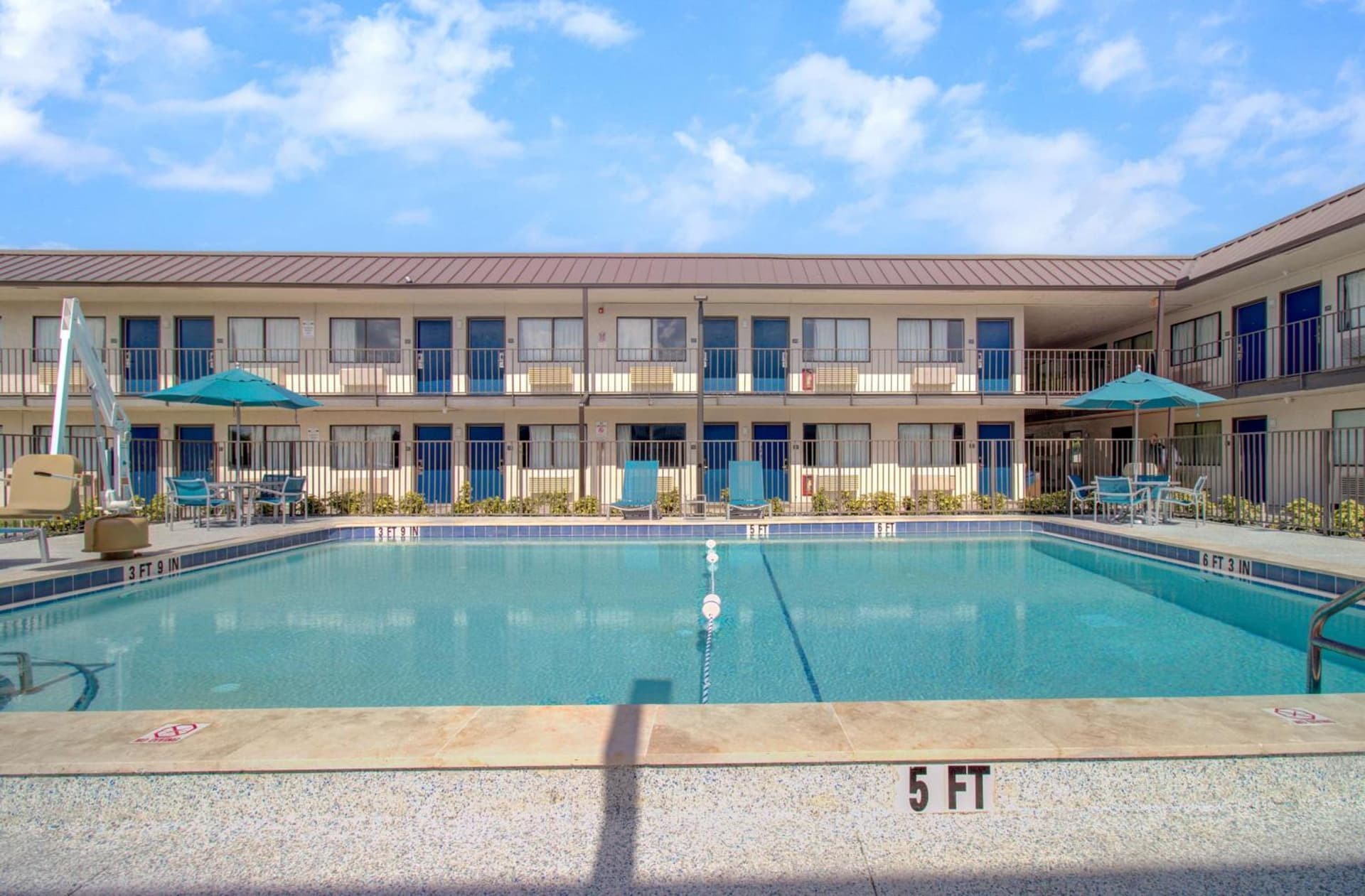Motel 6-Venice, FL interior in Venice, FL — gallery photo 2