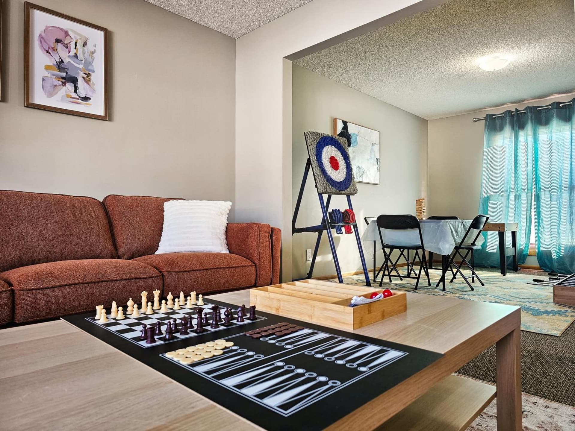 Buck Hill Ski Resort-Game Room-Huge Backyard — hotel in Burnsville, Minnesota