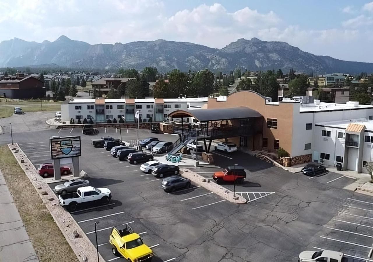Expedition Lodge Estes Park at Rocky Mtn National Park — hotel in Estes Park, Colorado