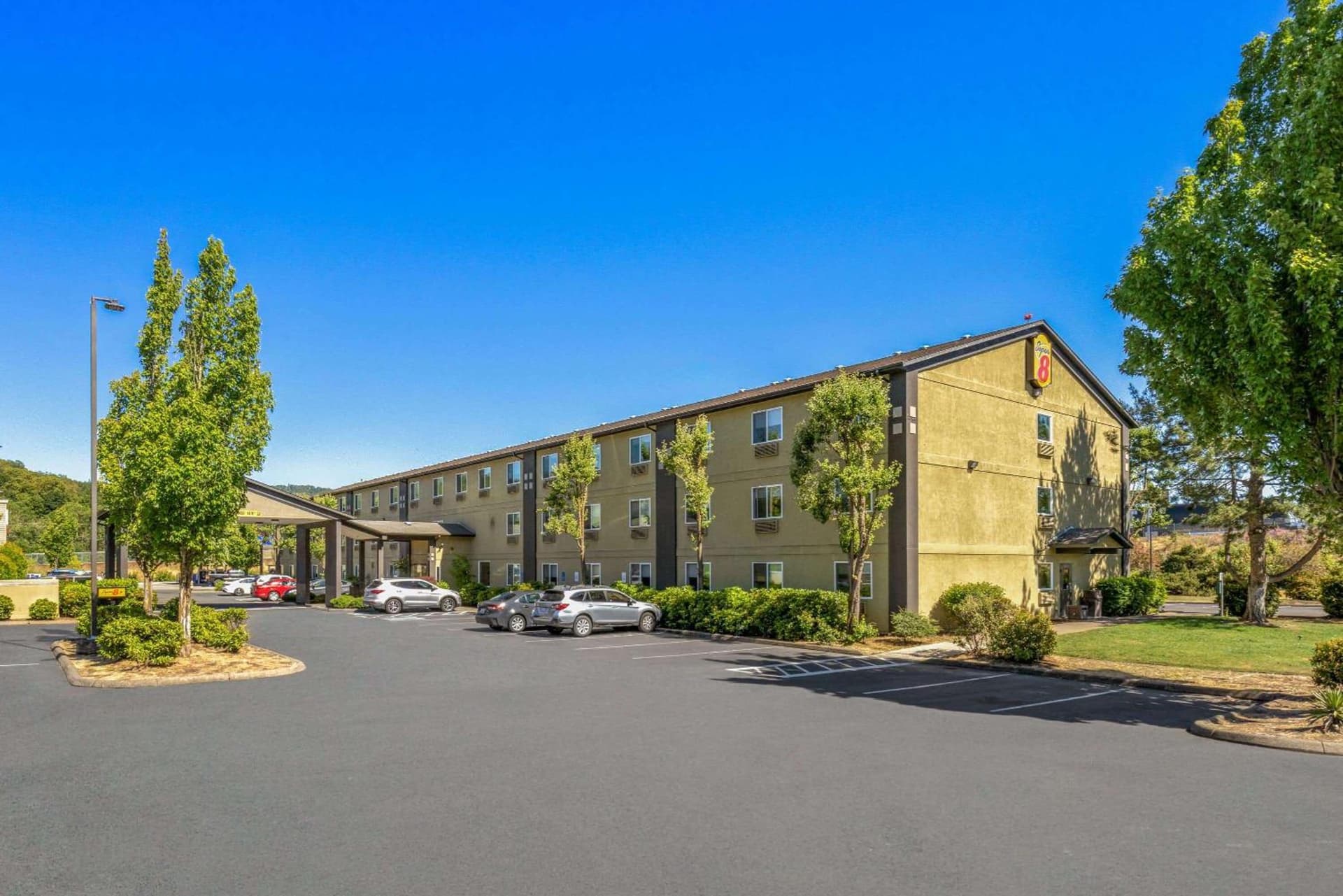 Super 8 by Wyndham Roseburg featured exterior or lobby in Roseburg, OR — similar hotel