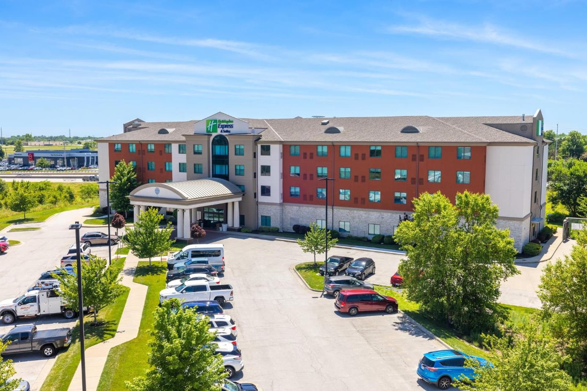 Holiday Inn Express & Suites Kansas City Airport by IHG interior in Kansas City, KS — gallery photo 2