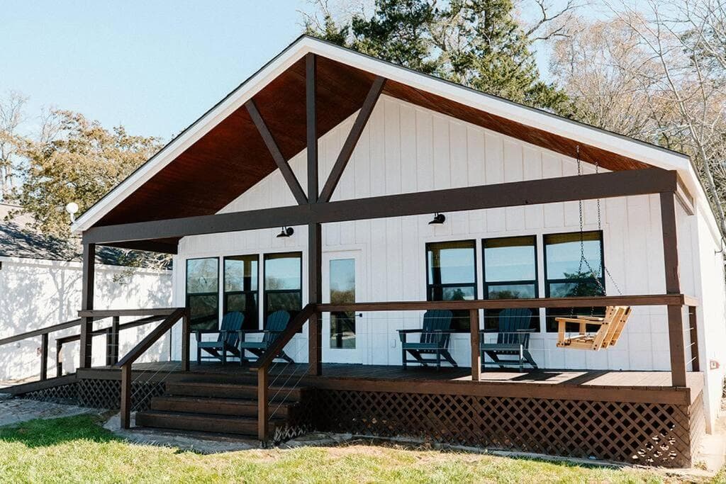 Amazing 2 BR Near Round Top - Sleeps 6 featured exterior or lobby in Greenvine — similar hotel