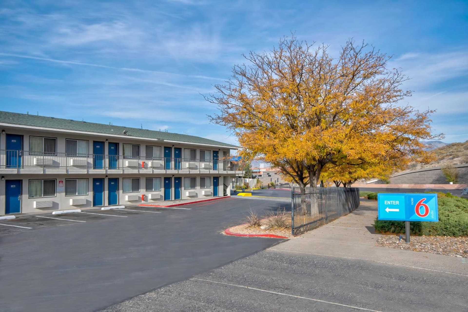 Motel 6-Albuquerque, NM - Midtown featured exterior or lobby in Albuquerque, NM — similar hotel