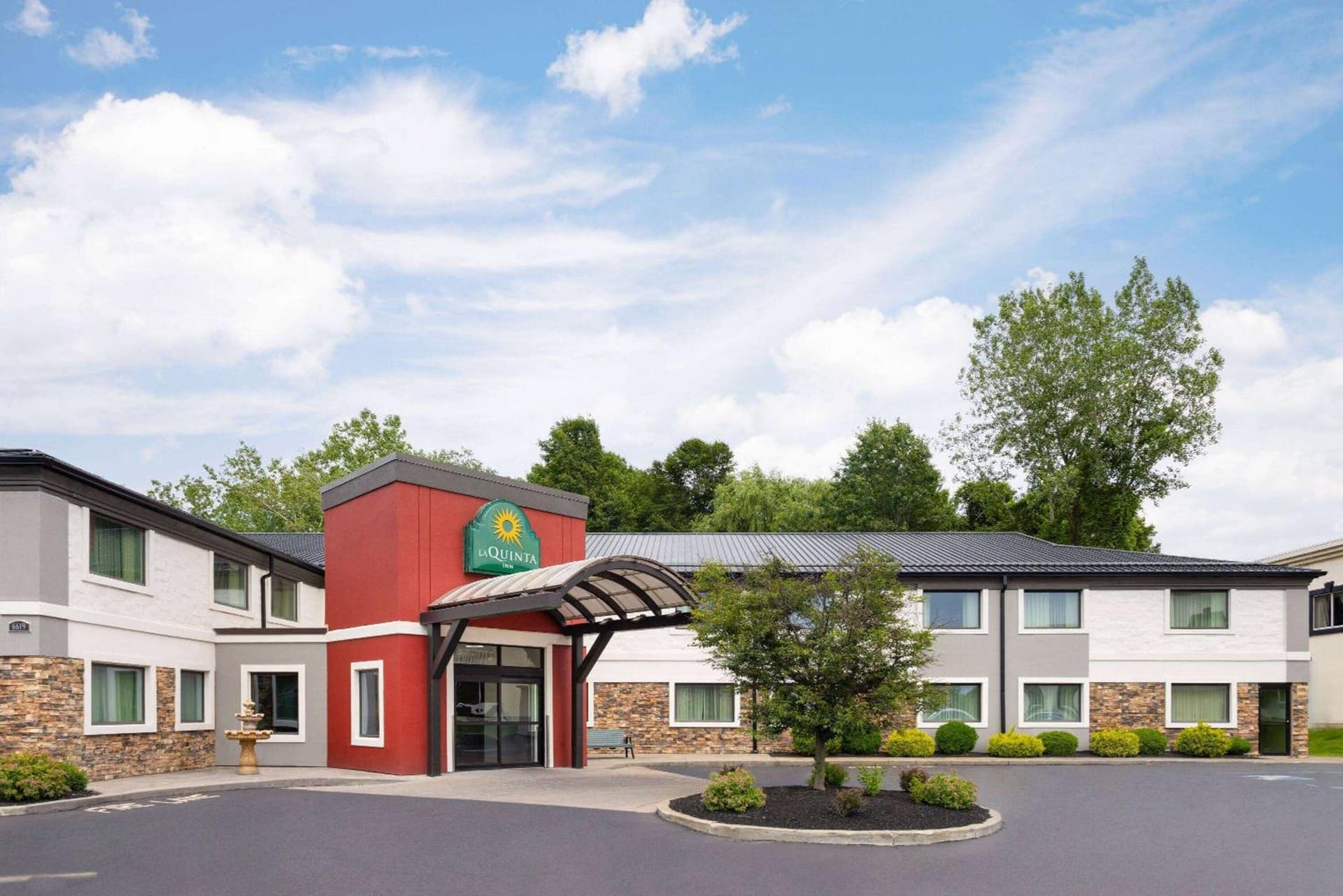 La Quinta Inn by Wyndham Buffalo Airport — hotel in Williamsville, New York