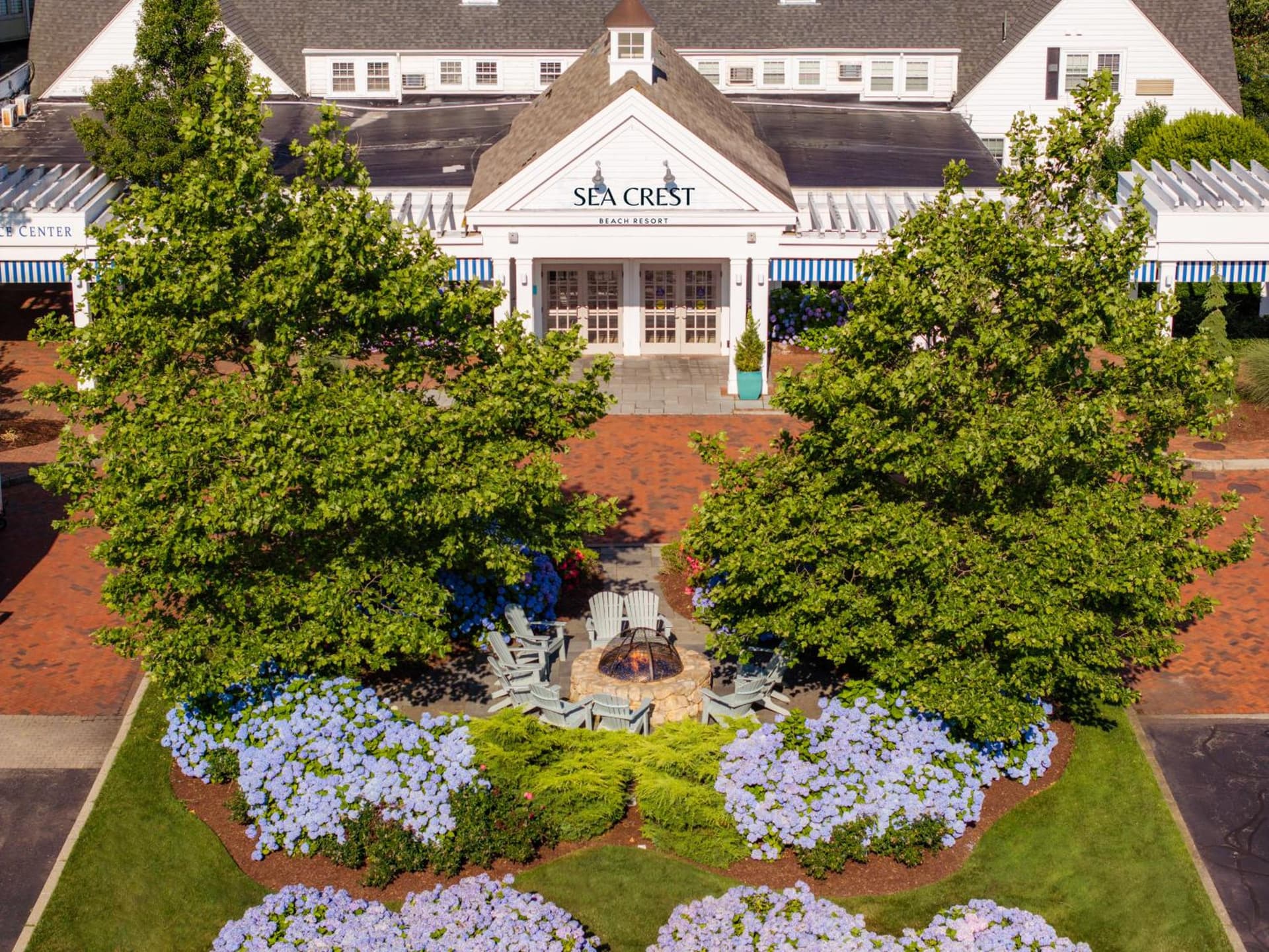 Sea Crest Beach Resort featured exterior or lobby in Falmouth, MA — similar hotel