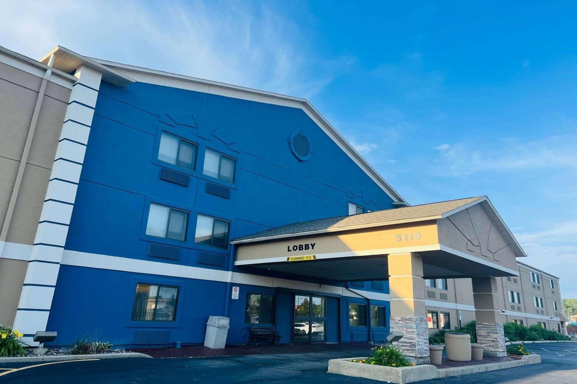 AmericInn by Wyndham Glendale Milwaukee — hotel in Glendale, Wisconsin