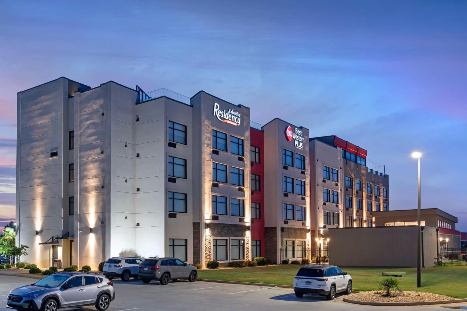 Best Western Plus Executive Residency Rigby's Water World Hotel — hotel in Warner Robins, Georgia