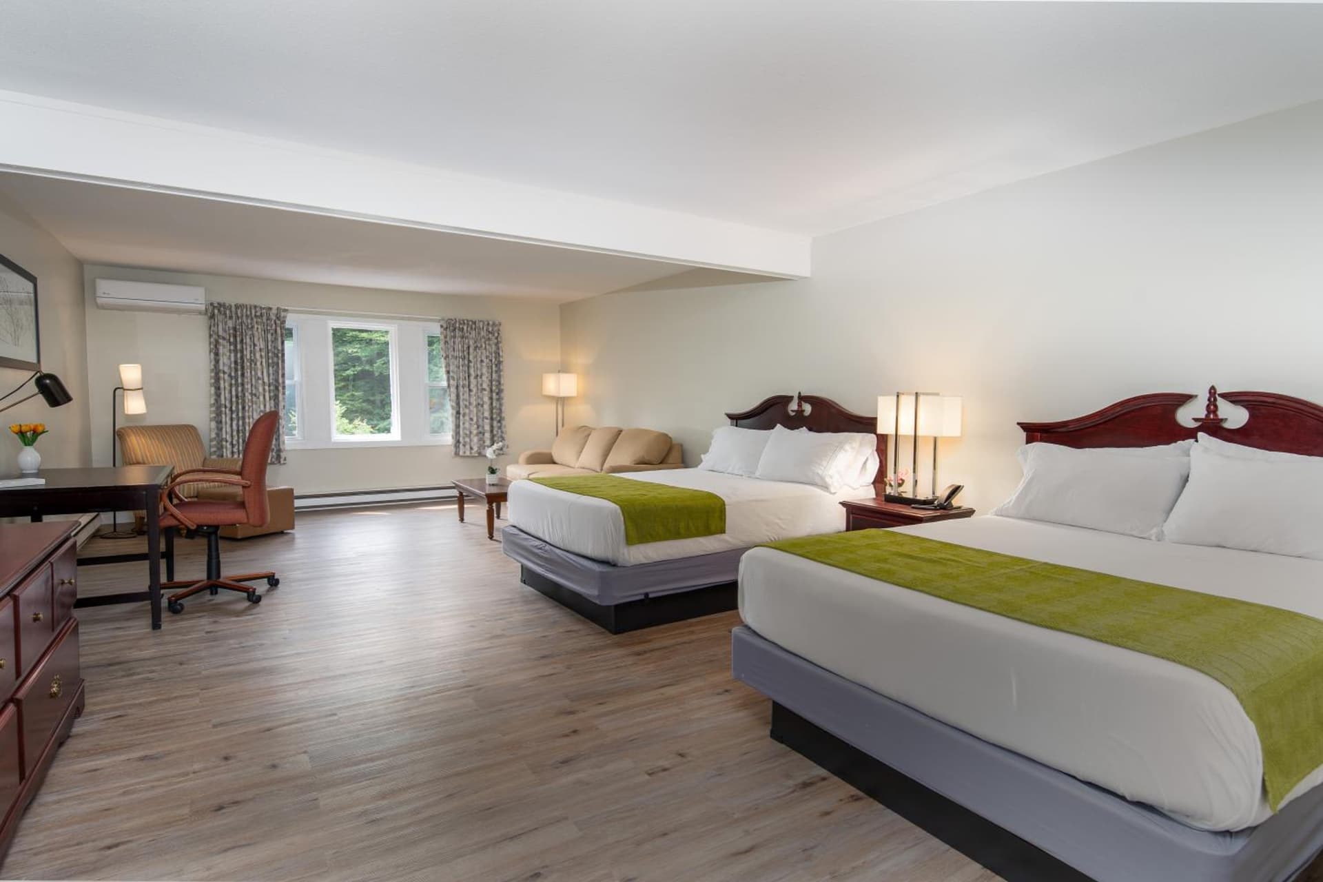 Grey Bonnet Inn property views in Killington, VT — gallery photo 3