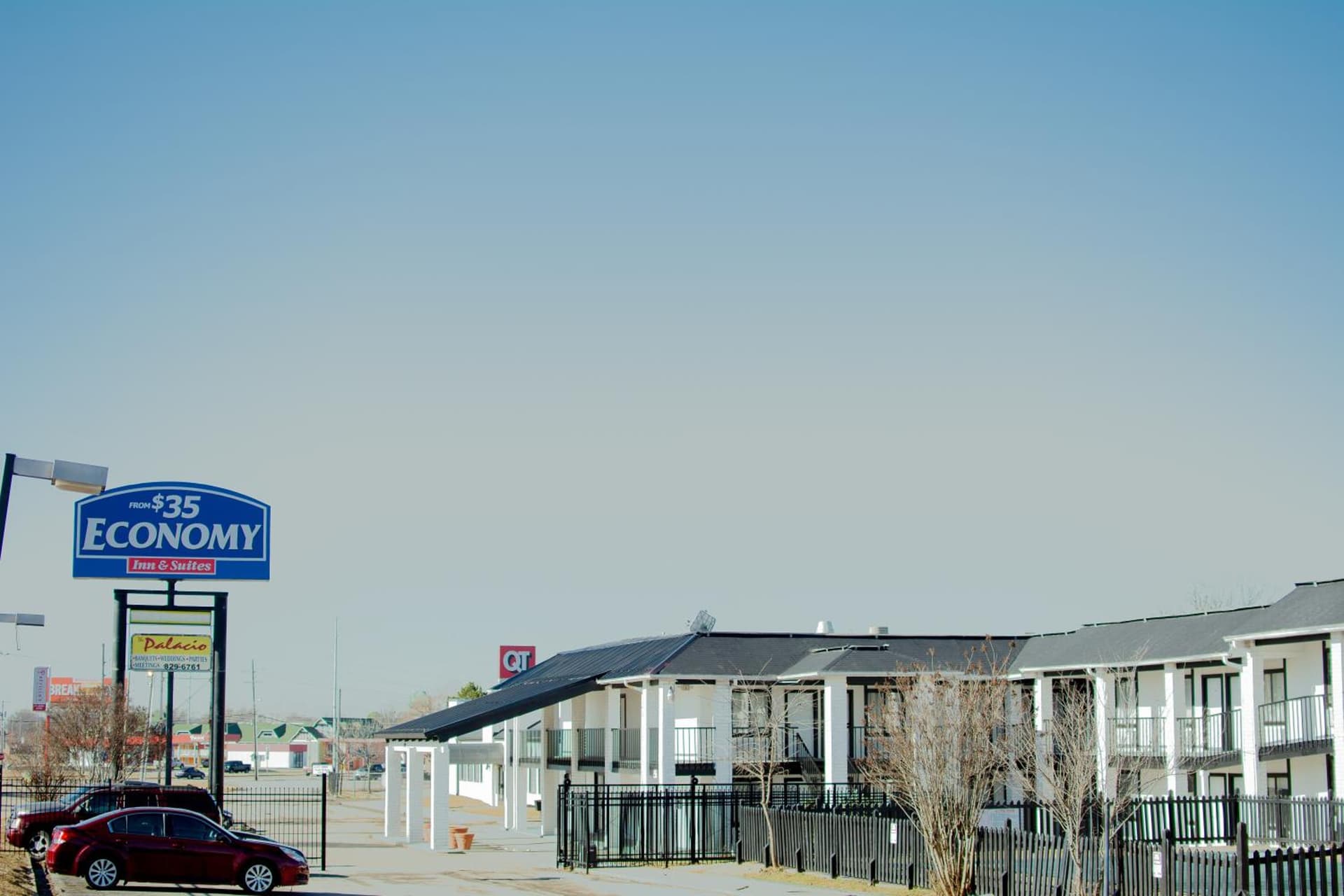 ECONOMY INN AND SUITES — hotel in Tulsa, Oklahoma