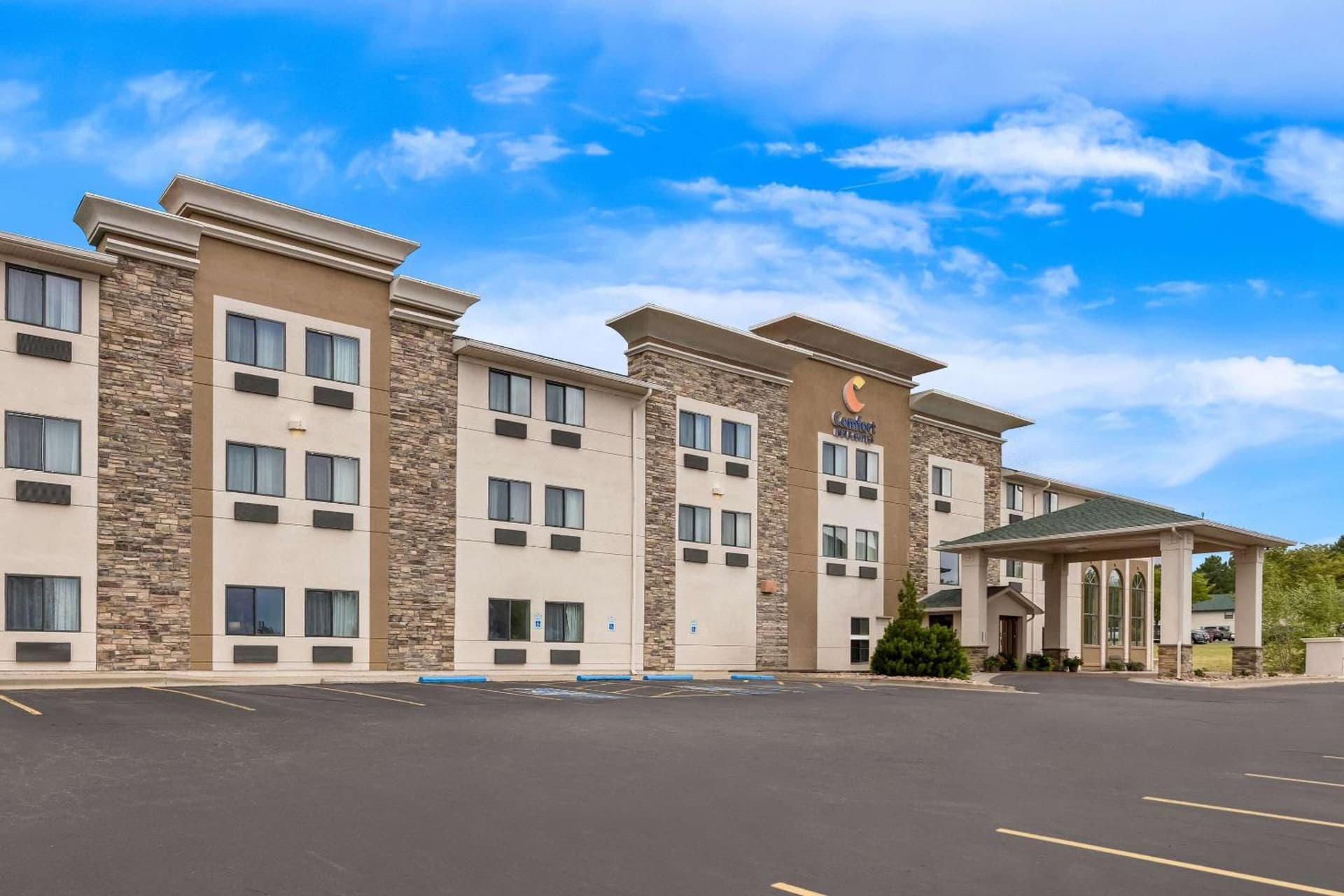 Comfort Inn & Suites Pueblo — hotel in Pueblo, Colorado