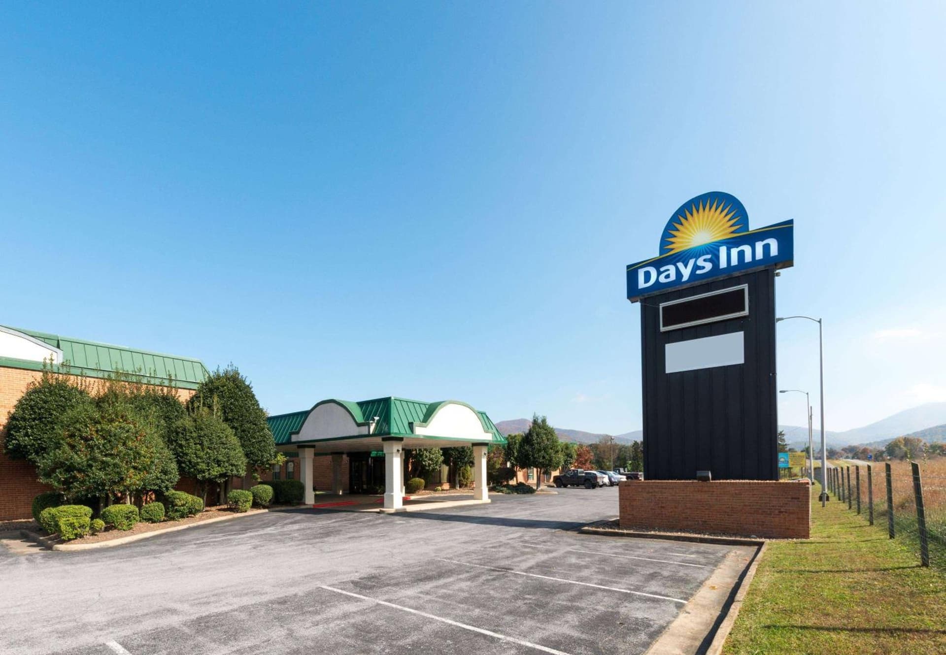 Days Inn by Wyndham Luray Shenandoah — hotel in Luray, Virginia