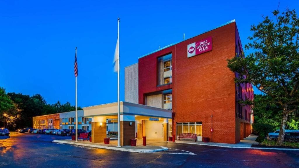 Best Western Plus Chelmsford Inn — hotel in Elmsford, New York