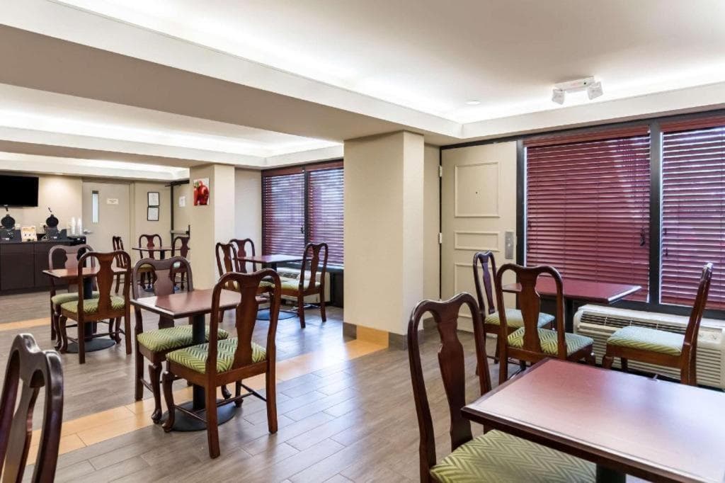 Quality Inn interior in Manassas, VA — gallery photo 2