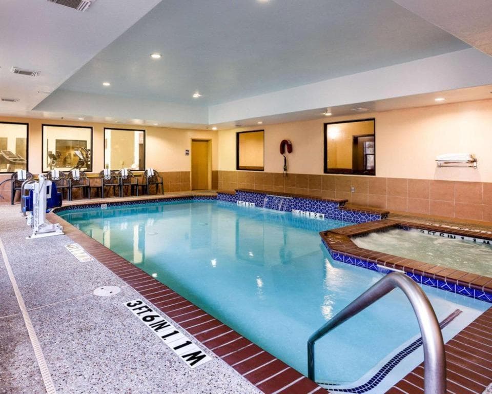 Comfort Suites near NASA - Clear Lake interior in Webster, TX — gallery photo 2