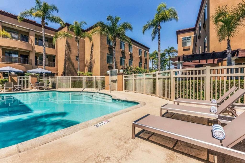 Ramada Suites by Wyndham San Diego interior in San Diego, CA — gallery photo 2