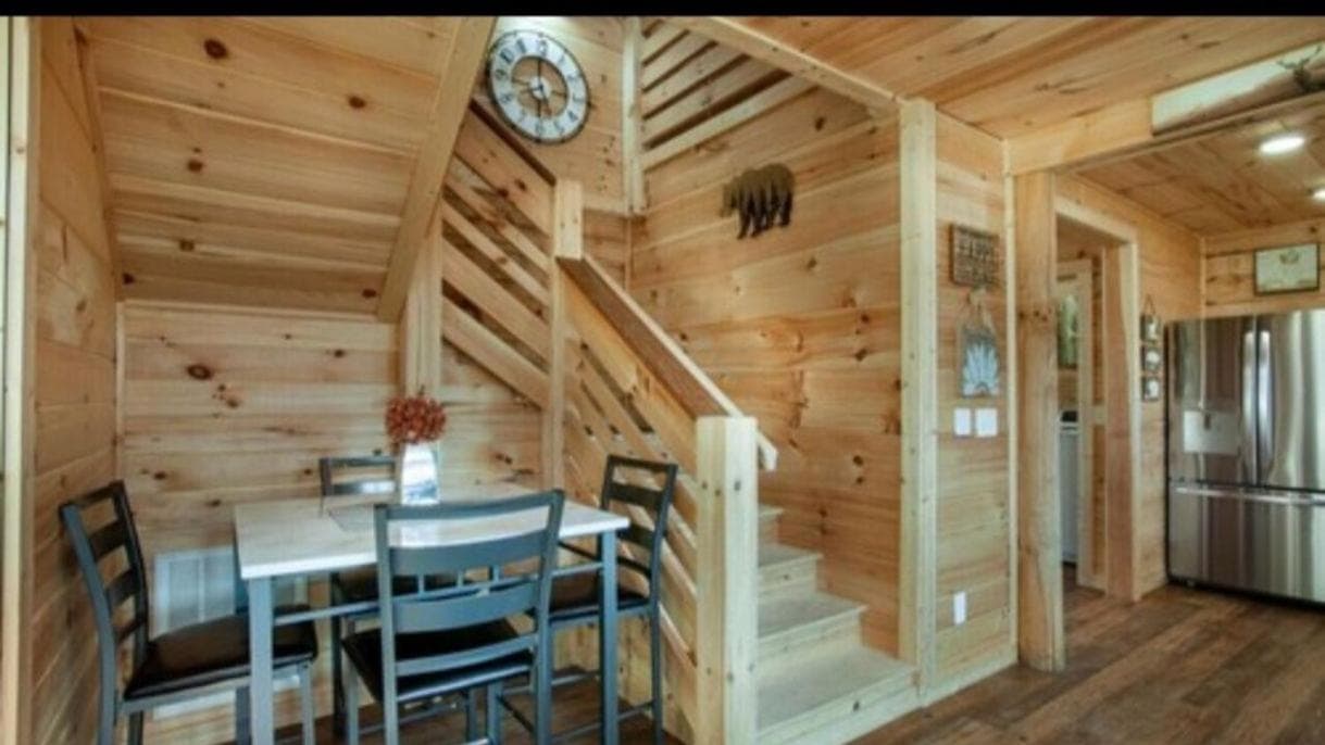 Beautiful Spacious Cozy 3-Bedroom New Cabin in Sevierville With Wi-Fi interior in Sevierville, TN — gallery photo 2