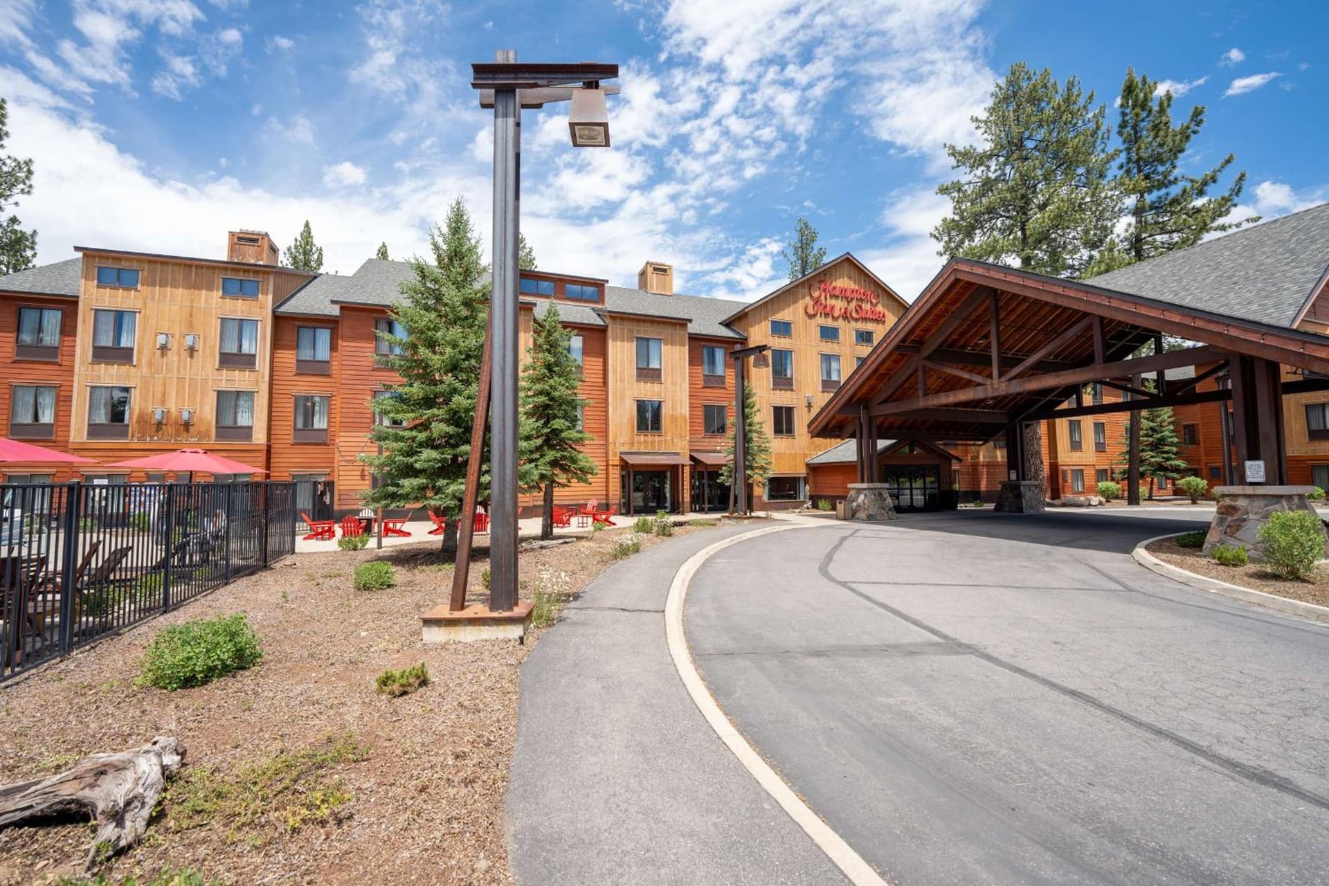 Martis Valley Lodge, Tapestry Collection by Hilton — hotel in Truckee, California
