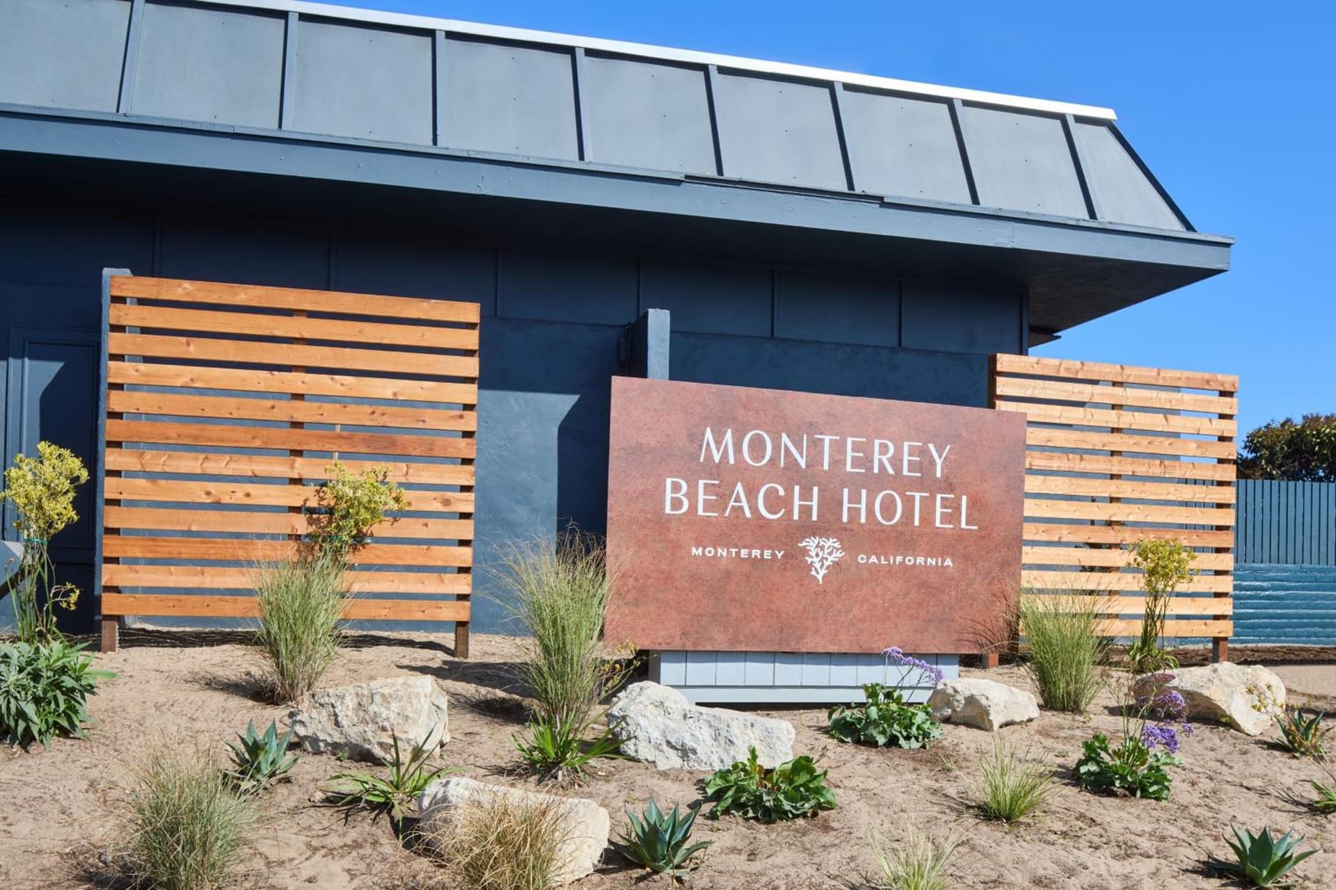 Monterey Beach Hotel, a Tribute Portfolio Hotel — hotel in Monterey, California