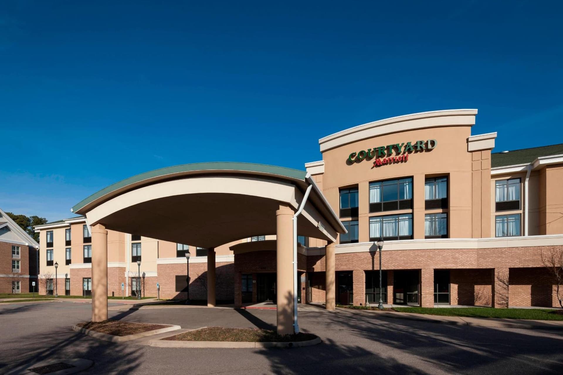 Courtyard by Marriott Suffolk Chesapeake — hotel in Suffolk, Virginia
