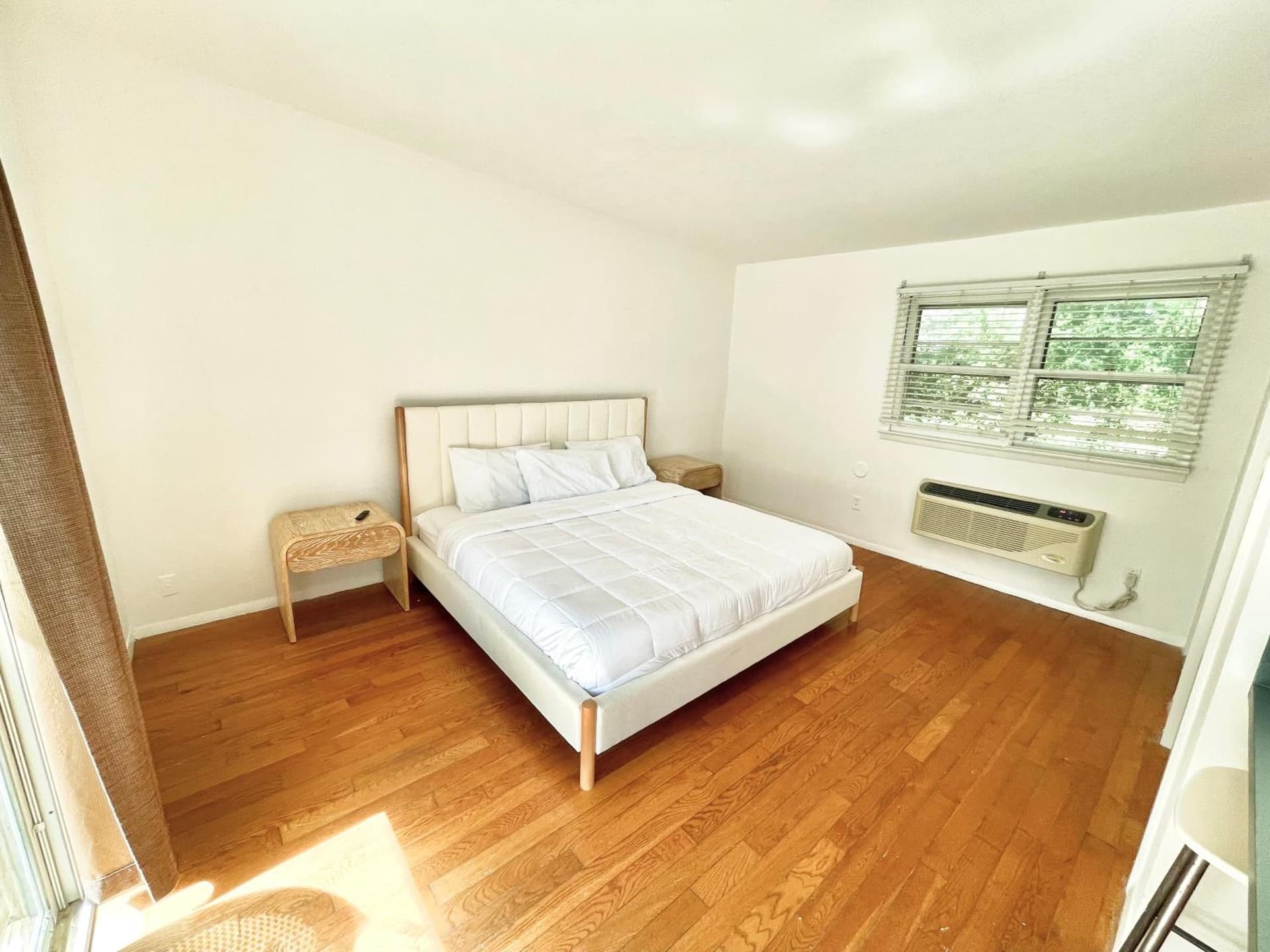 Wainscott Woods Retreat interior in Wainscott, NY — gallery photo 2
