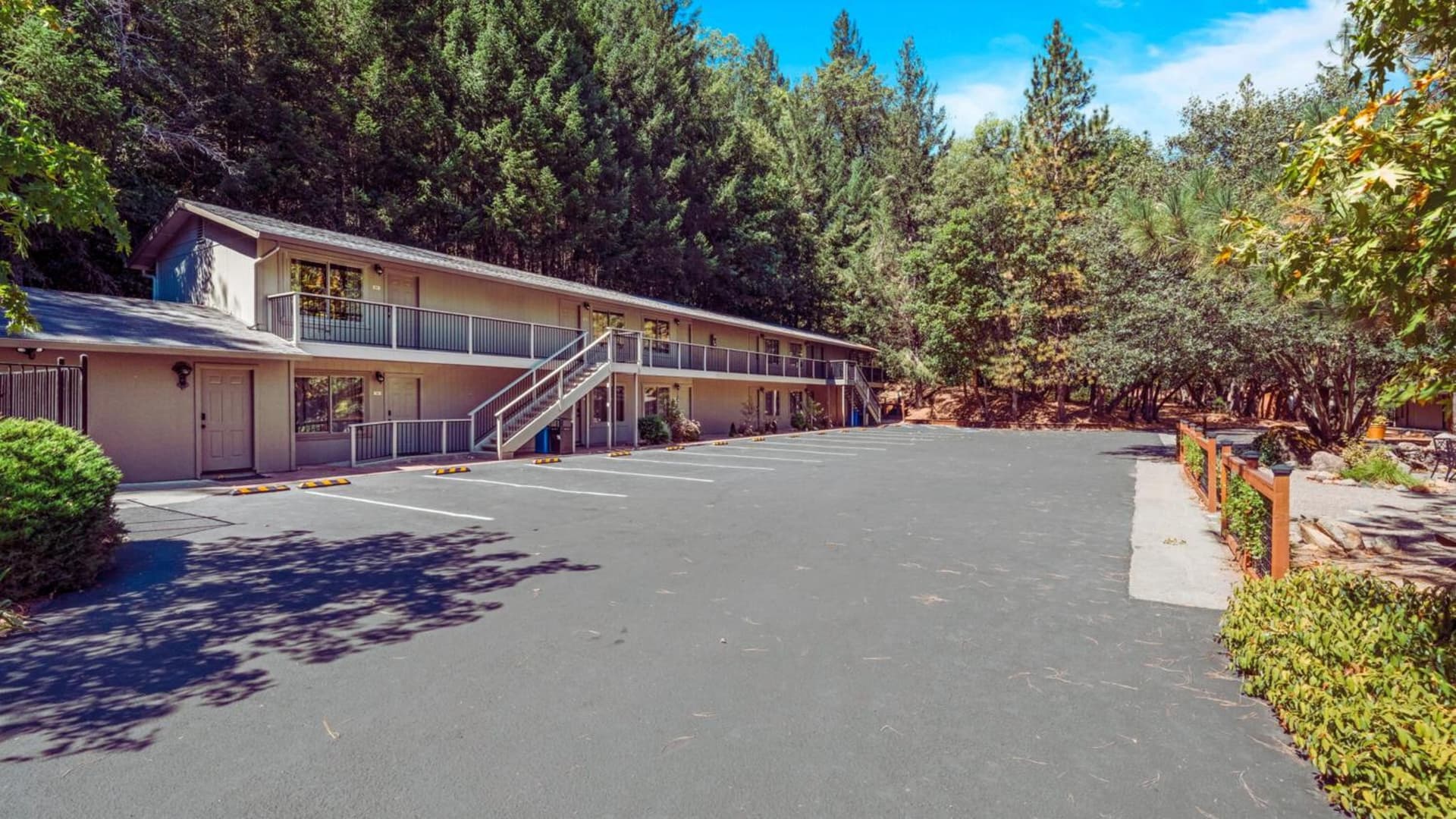 The Fainting Couch Boutique Hotel — hotel in Cobb, California