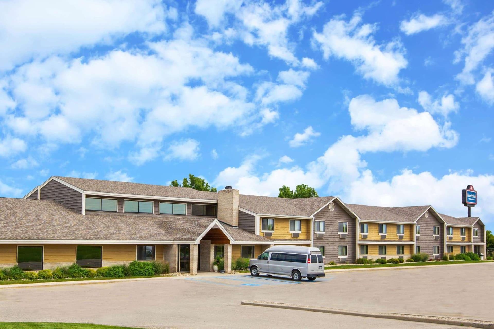 AmericInn by Wyndham Clear Lake — hotel in Clear Lake, Iowa
