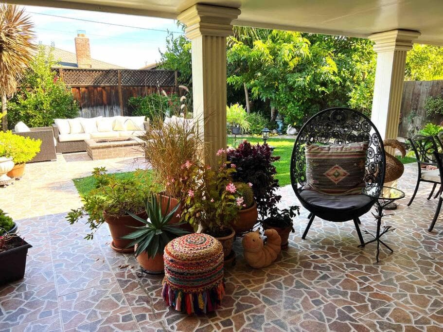 Gorgeous House In A Great San Jose and Campbell Area interior in San Jose, CA — gallery photo 2
