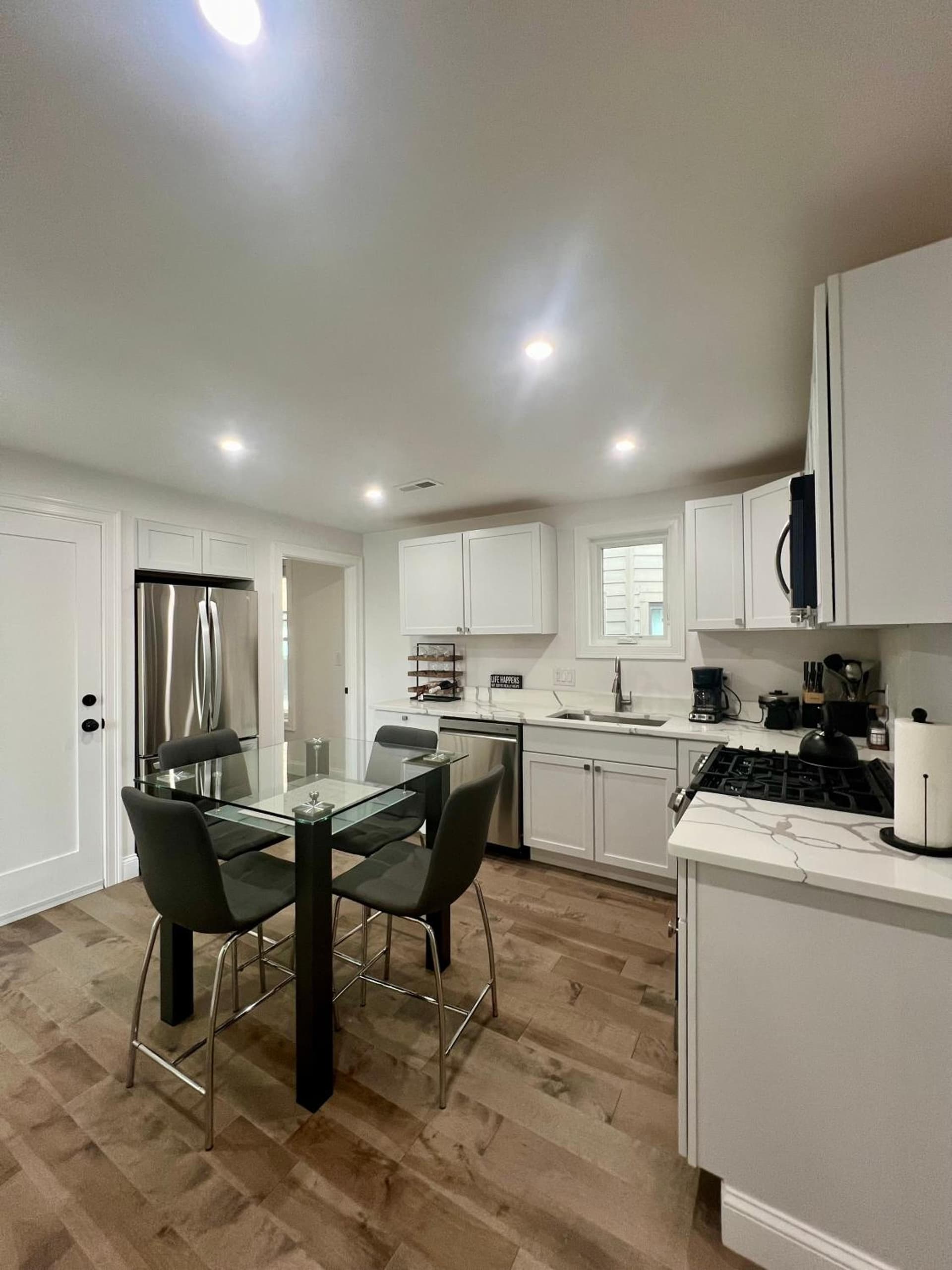 Modern 3-Bedroom Condo, Fully Furnished & Renovated property views in Boston, MA — gallery photo 3