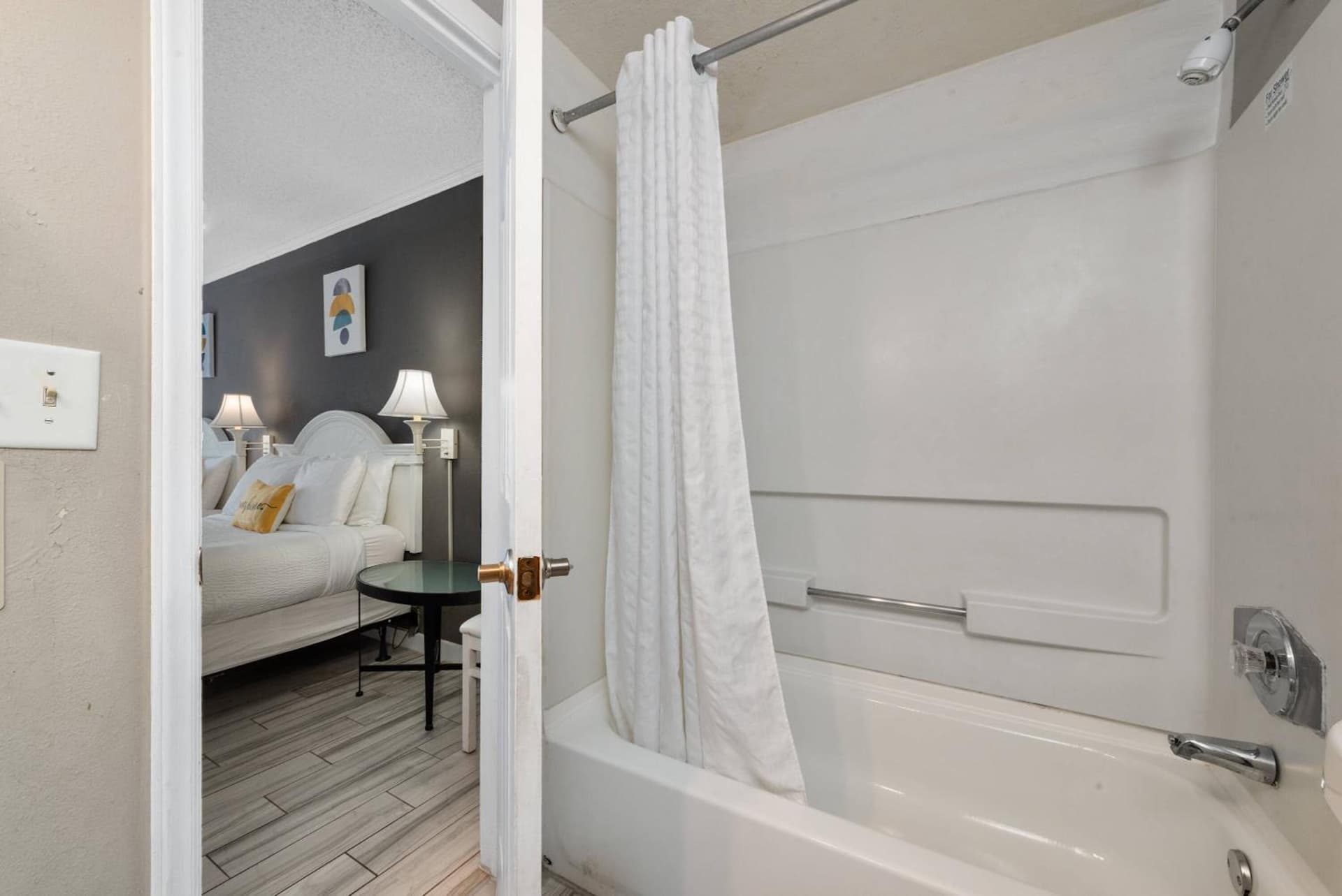 Studio - Near Universal Parks property views in Orlando, FL — gallery photo 3