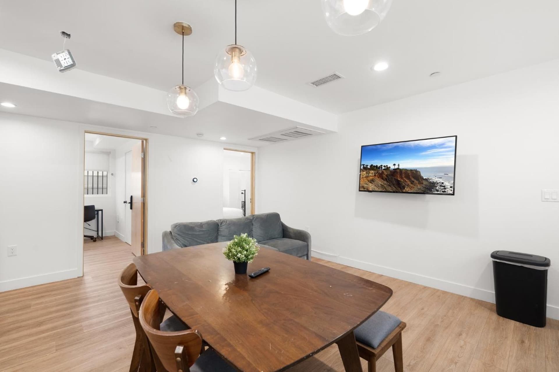 Modern Getaway in the Heart of LA near USC, Private room with share Living room and kitchen featured exterior or lobby in Los Angeles, CA — similar hotel