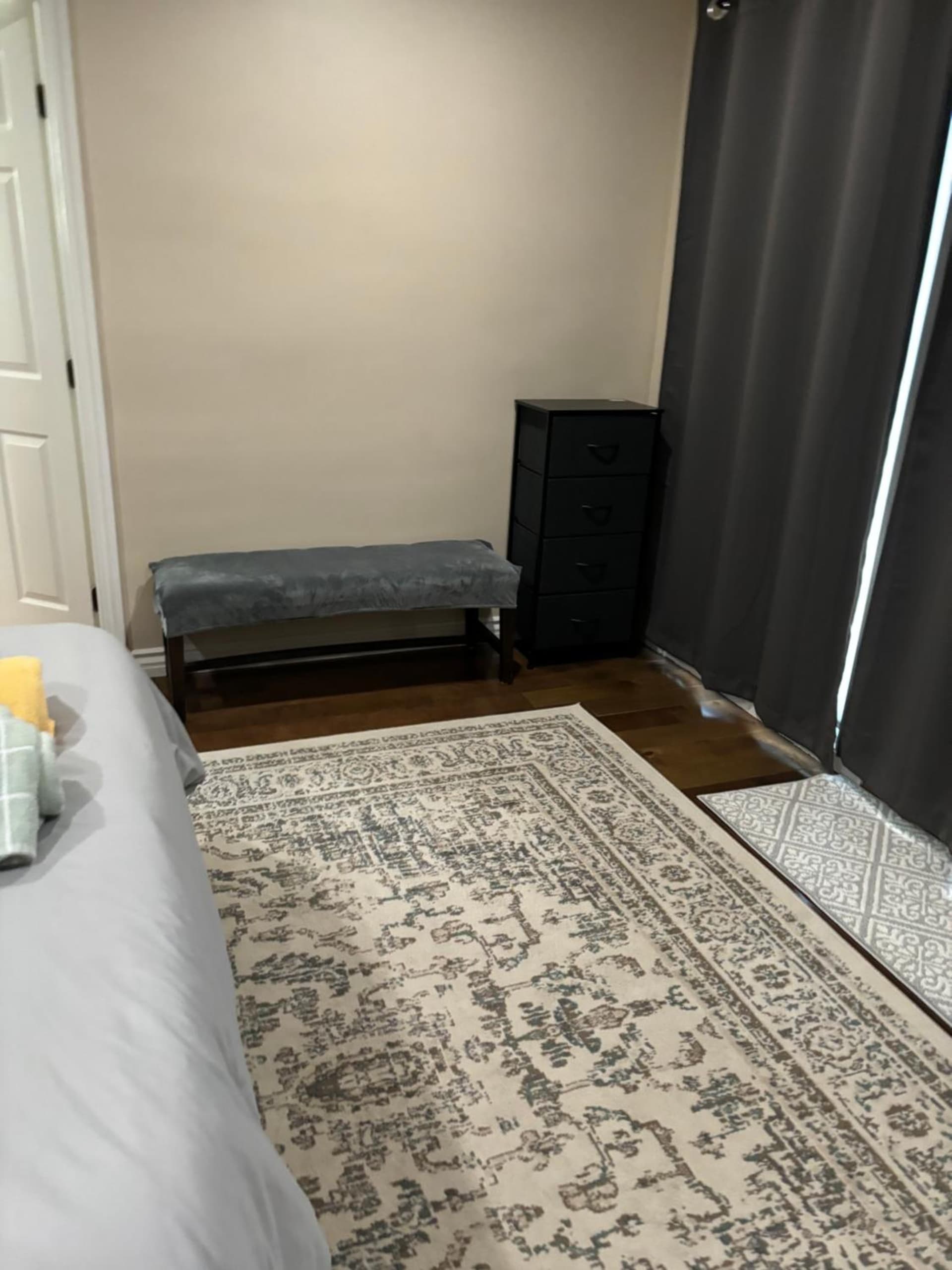 Large en suite room, walk to UCLA, free parking available with notice featured exterior or lobby in Los Angeles, CA — similar hotel