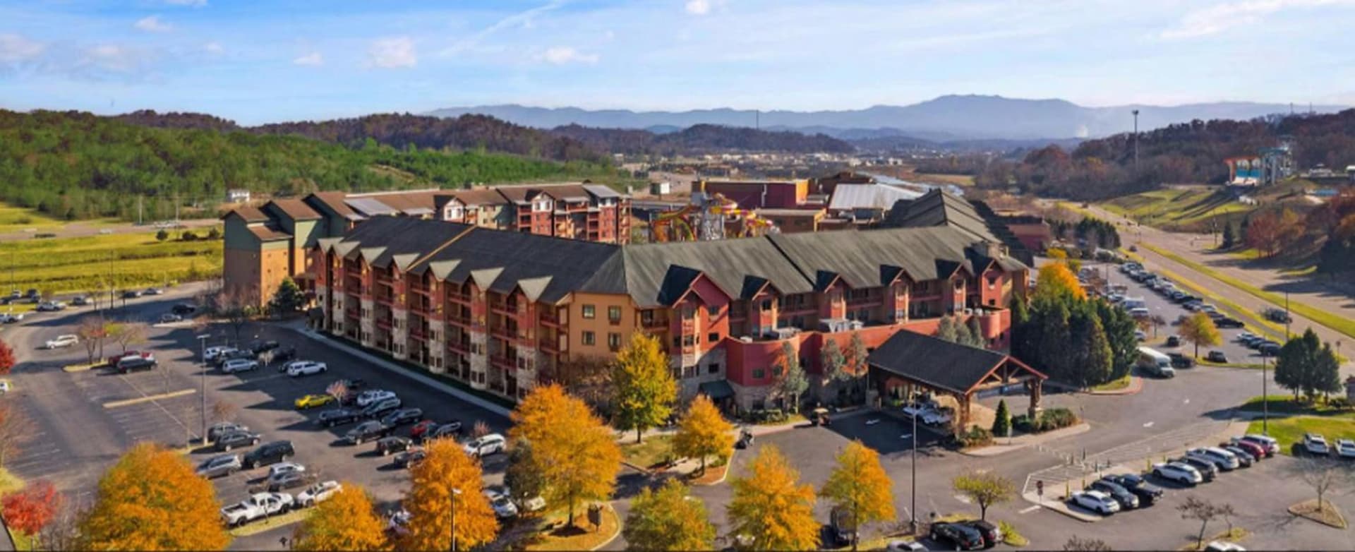 Great Smokies Lodge Sevierville by HelloVacay — hotel in Sevierville, Tennessee