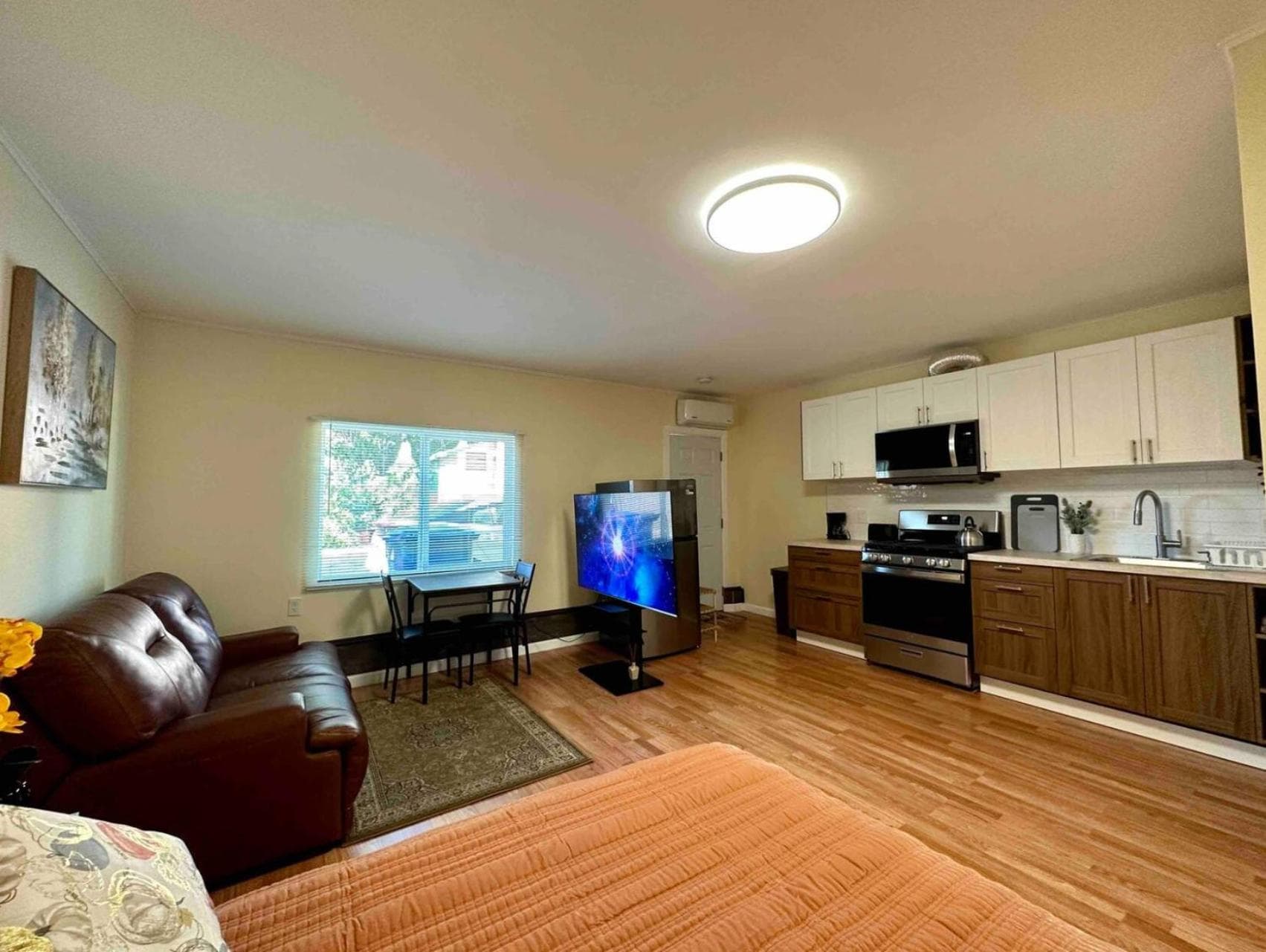 Brand new studio guest house interior in Los Angeles, CA — gallery photo 2