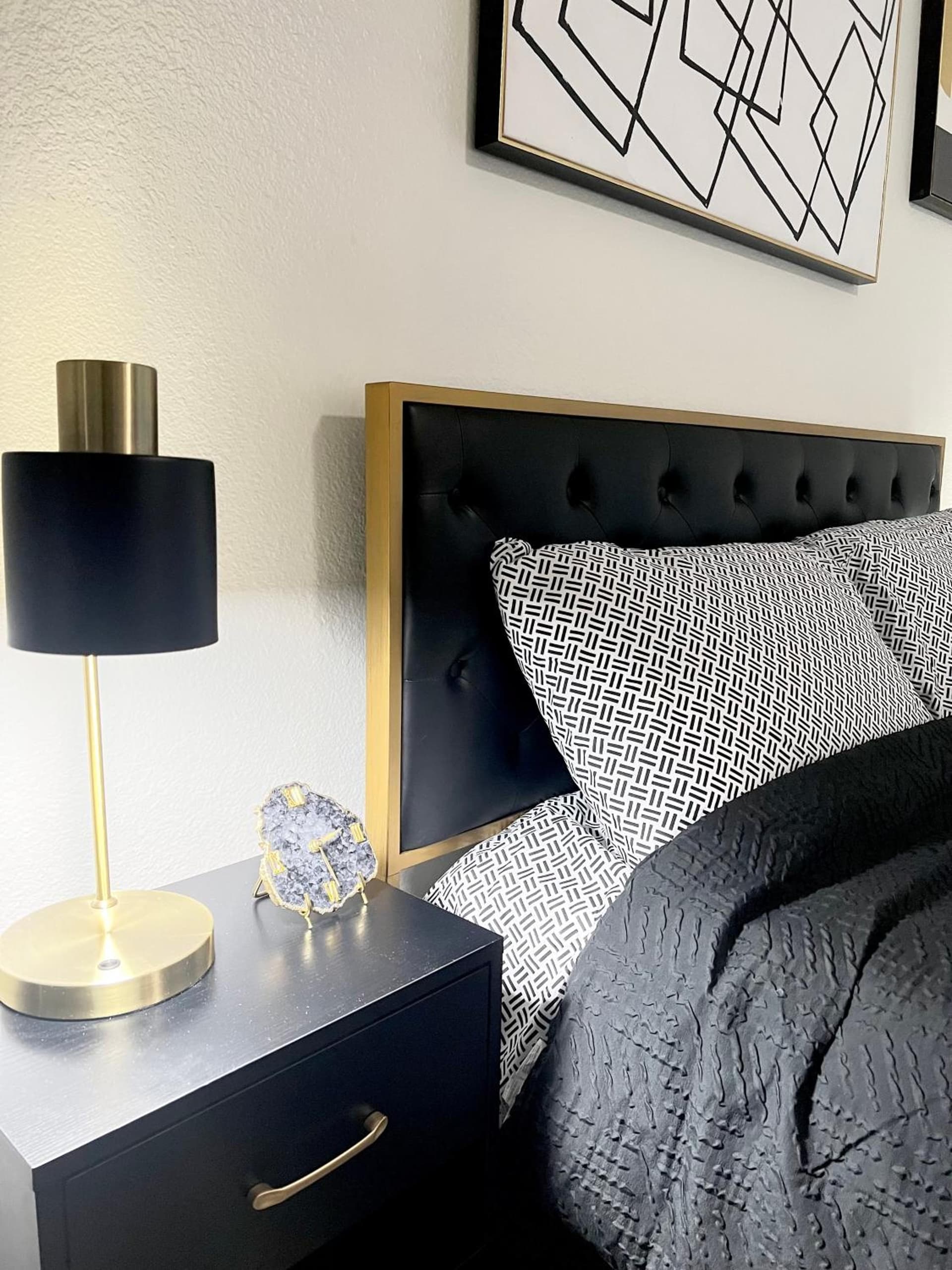 Luxe Biltmore Condo interior in Phoenix, AZ — gallery photo 2