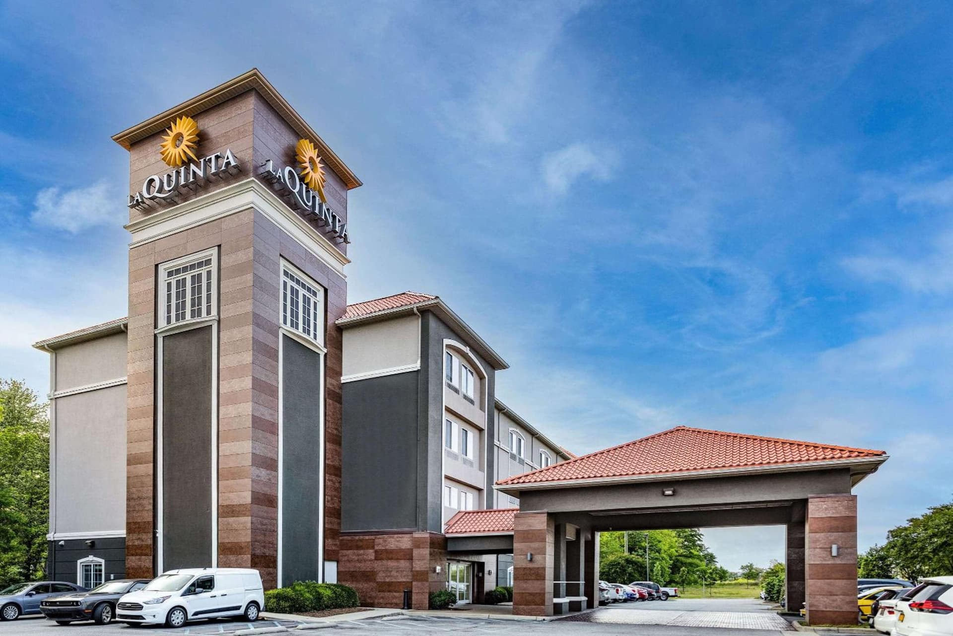 La Quinta Inn & Suites by Wyndham Norfolk — hotel in Norfolk, Virginia