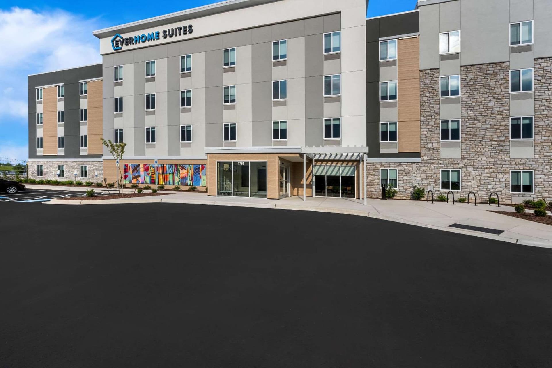 Everhome Suites Fayetteville near Fort Bragg property views in Fayetteville, NC — gallery photo 3