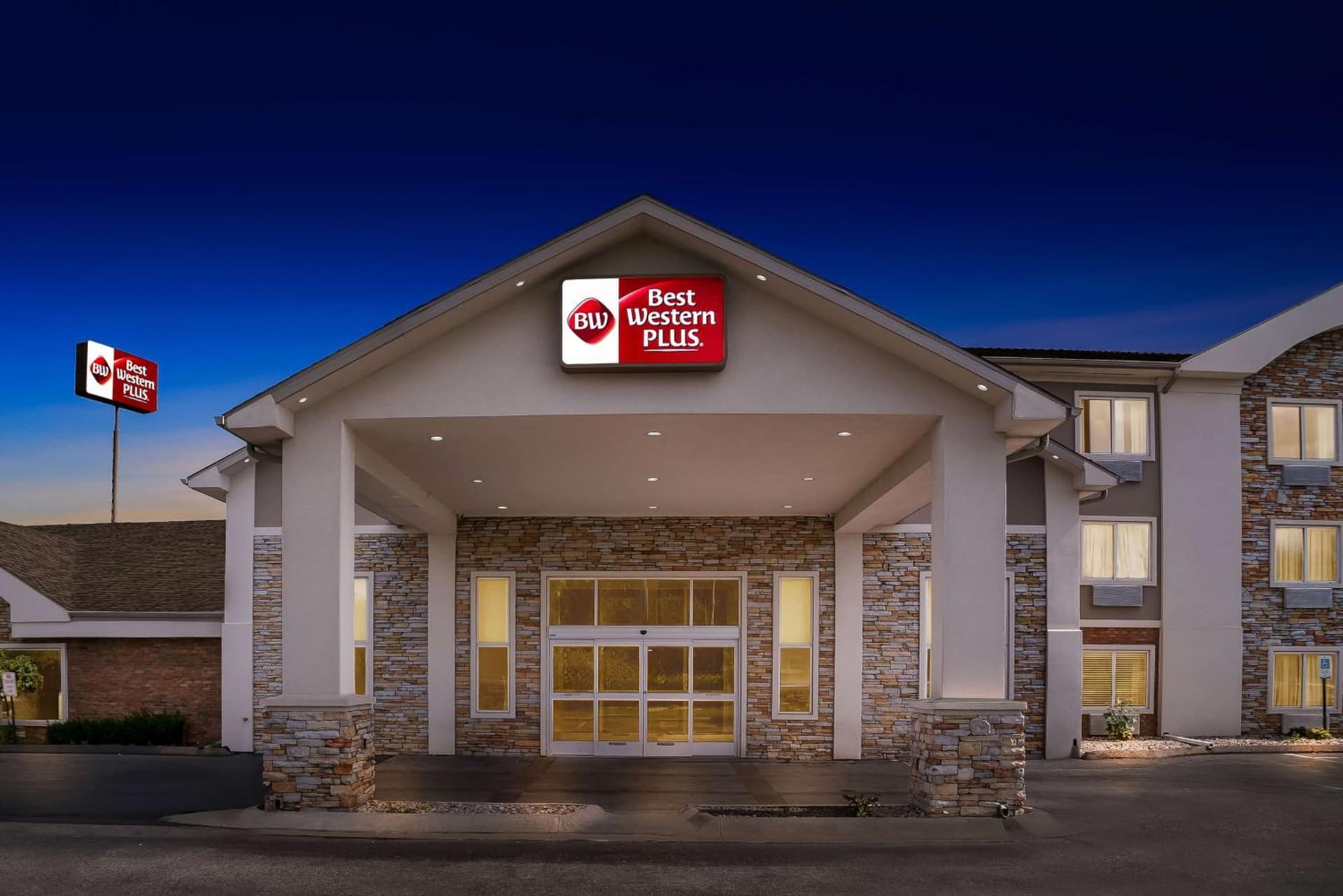 Best Western Plus Flint Airport Inn & Suites — hotel in Flint, Michigan