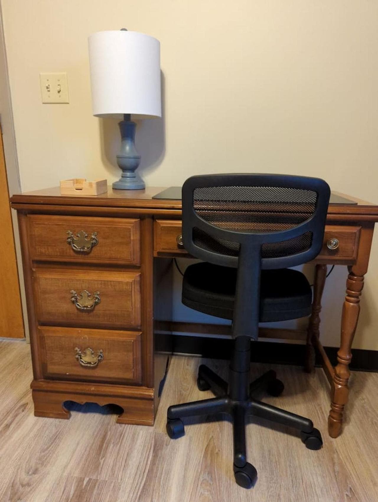 Waterloo Suites Queen 1 interior in Waterloo, IL — gallery photo 2