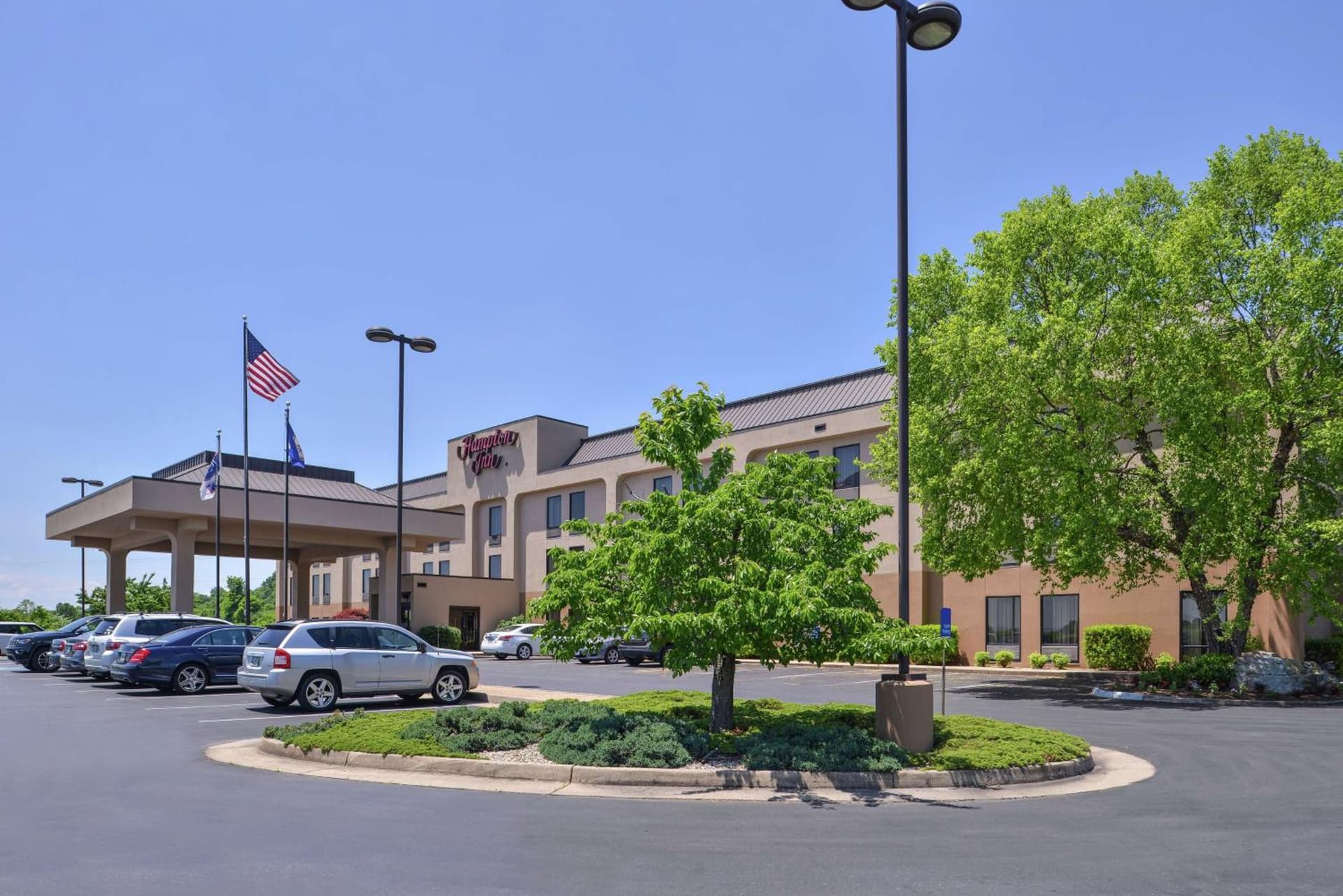 Hampton Inn Staunton interior in Staunton, VA — gallery photo 2