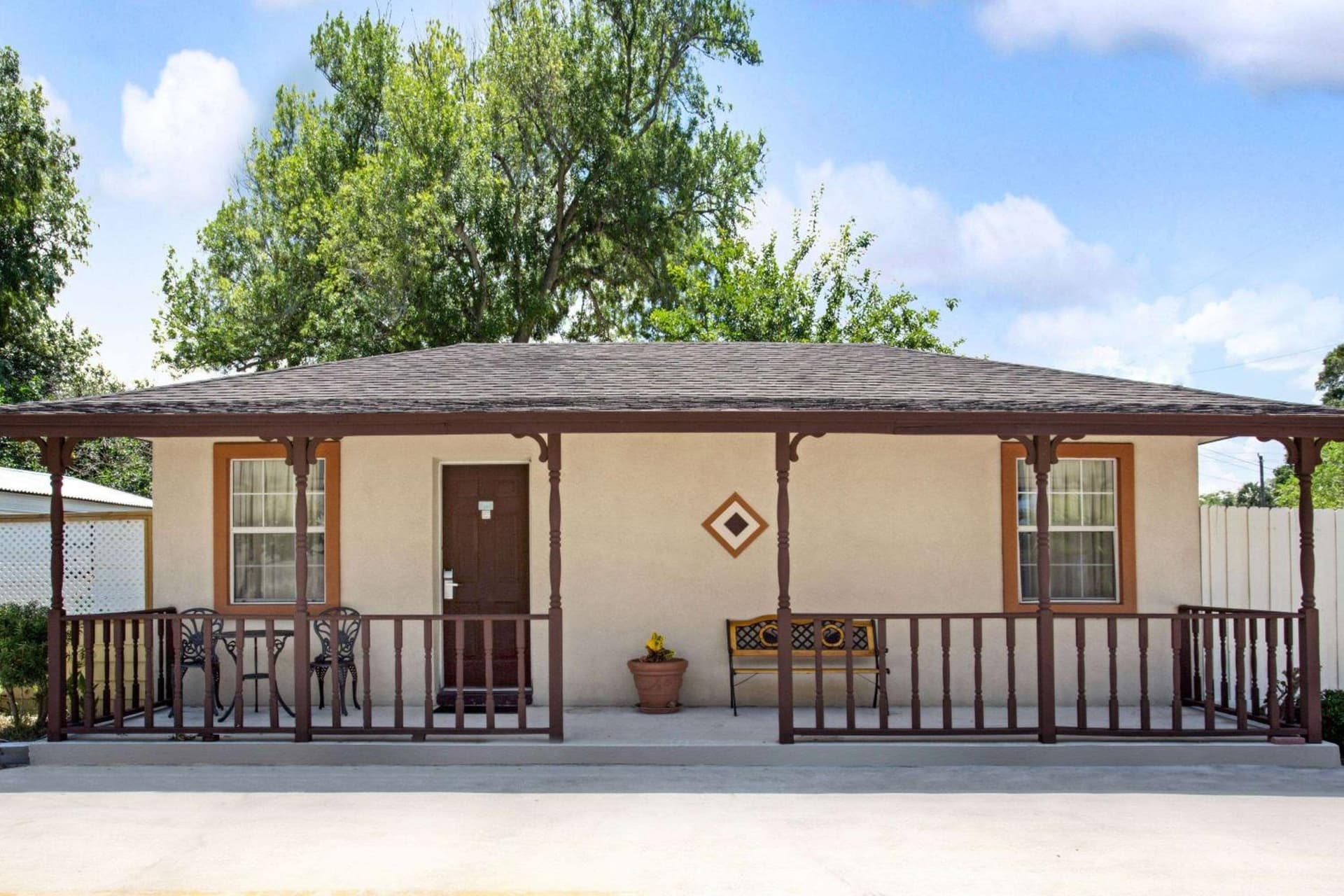 Travelodge by Wyndham Hotel & Cottages St Augustine - Historic — hotel in St. Augustine, Florida