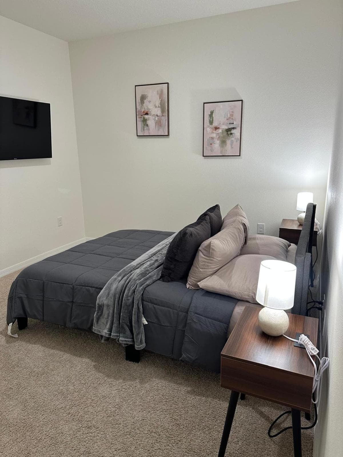Fully furnished Room ideal for short or long Stays interior in Kissimmee, FL — gallery photo 2