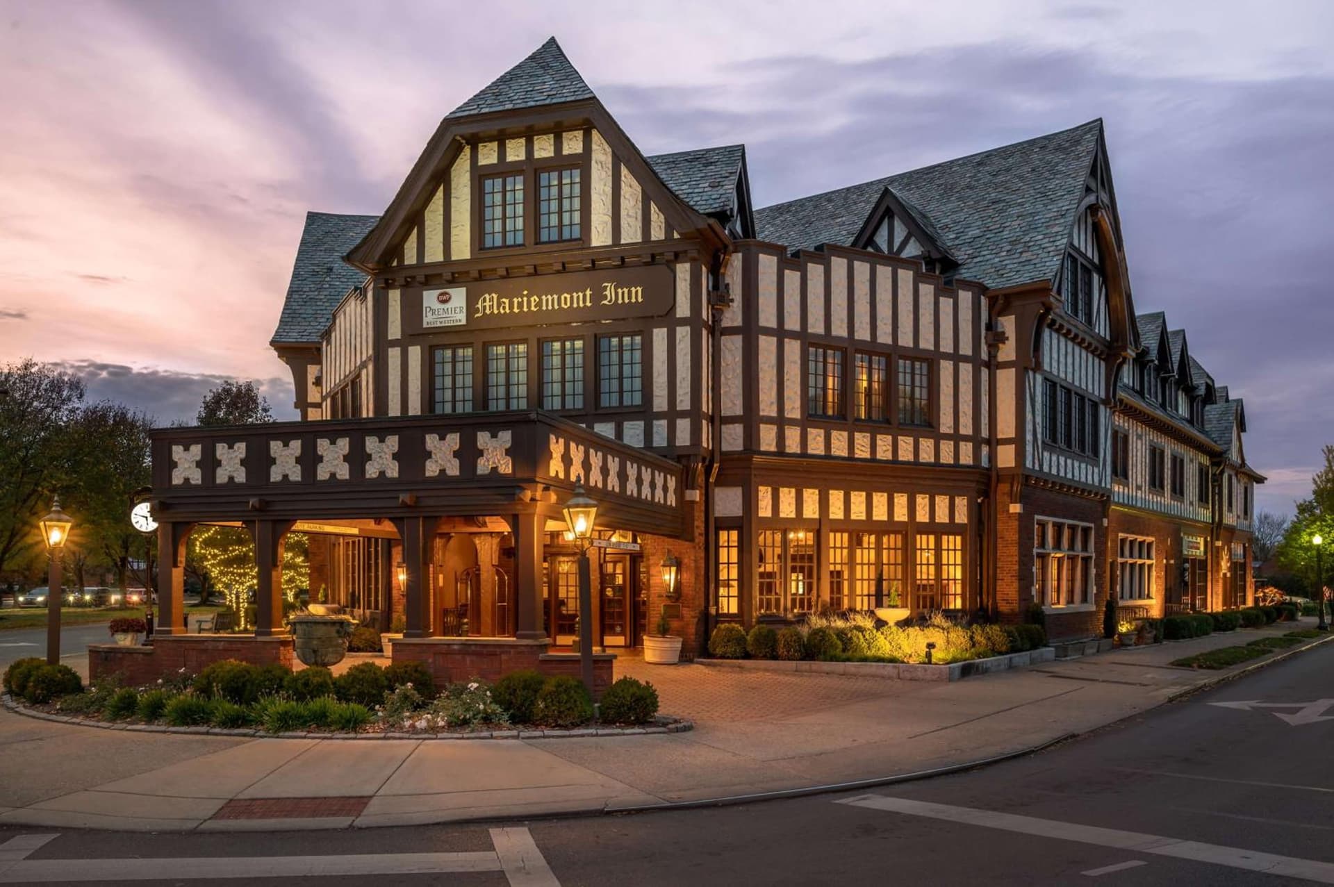 Best Western Premier Mariemont Inn exterior or lobby in Cincinnati, OH — main listing photo