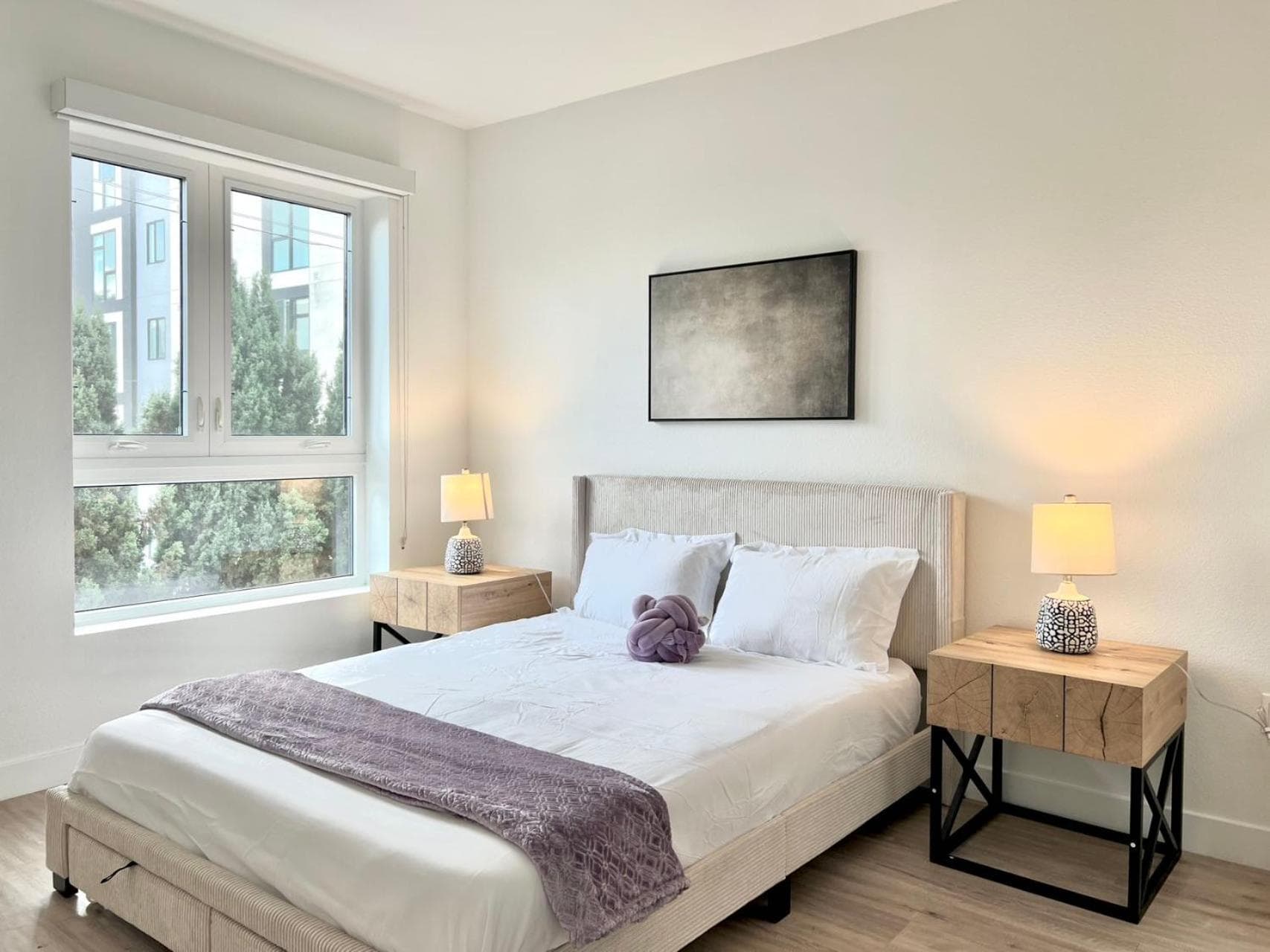Stylish LA Getaway near Downtown - Prime Location on Wilshire Blvd! featured exterior or lobby in Los Angeles, CA — similar hotel